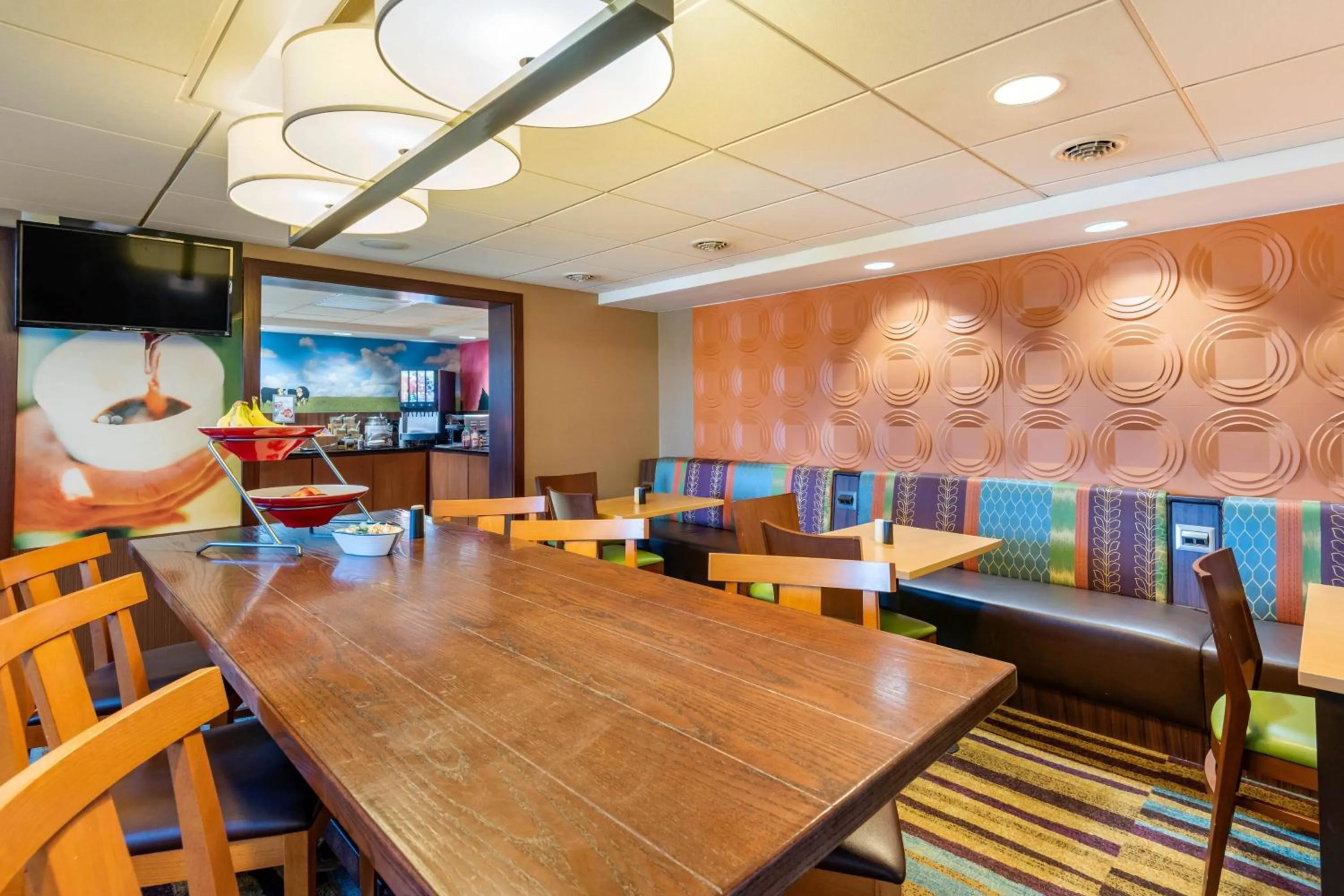 Restaurant/places to eat in Fairfield by Marriott Inn & Suites Portland Maine Airport