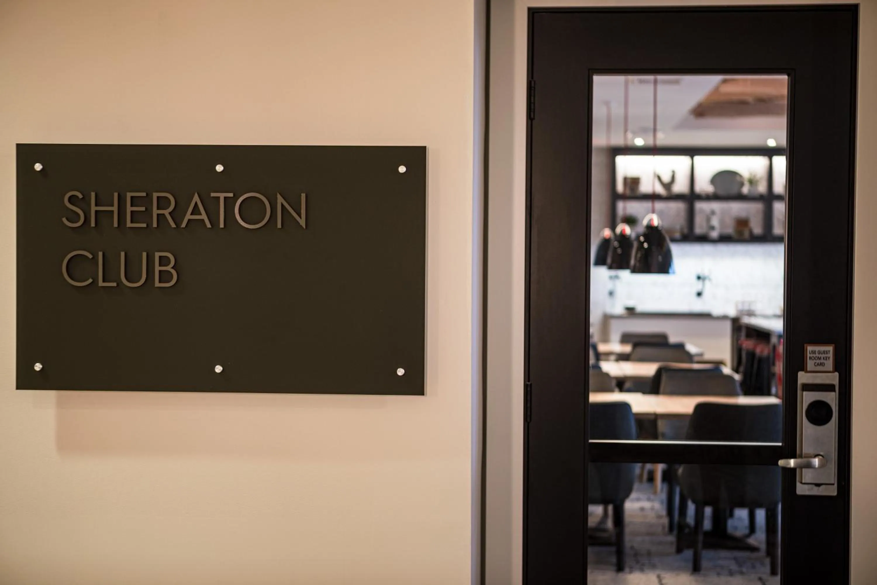 Lounge or bar in Portland Sheraton at Sable Oaks