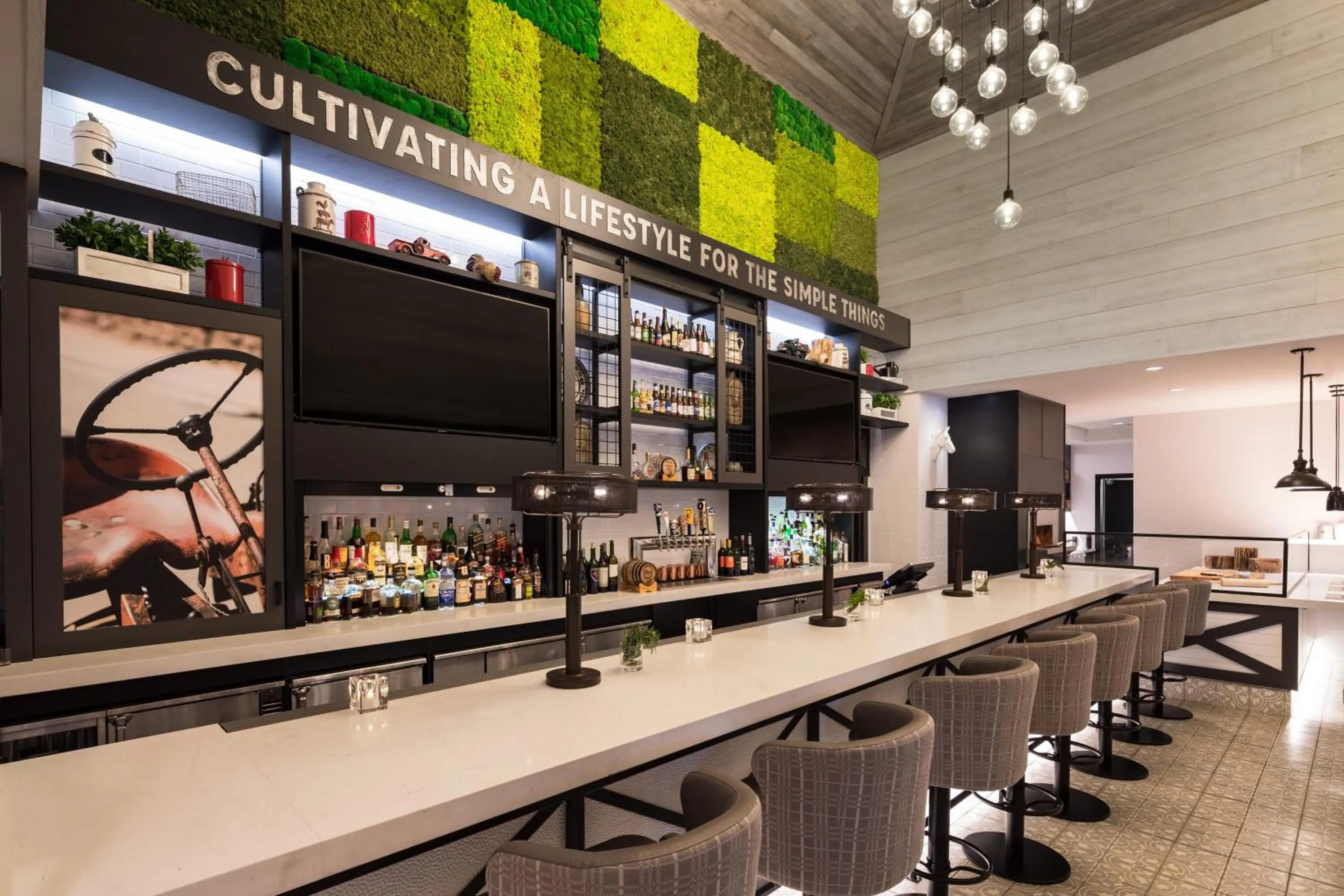 Restaurant/places to eat in Portland Sheraton at Sable Oaks