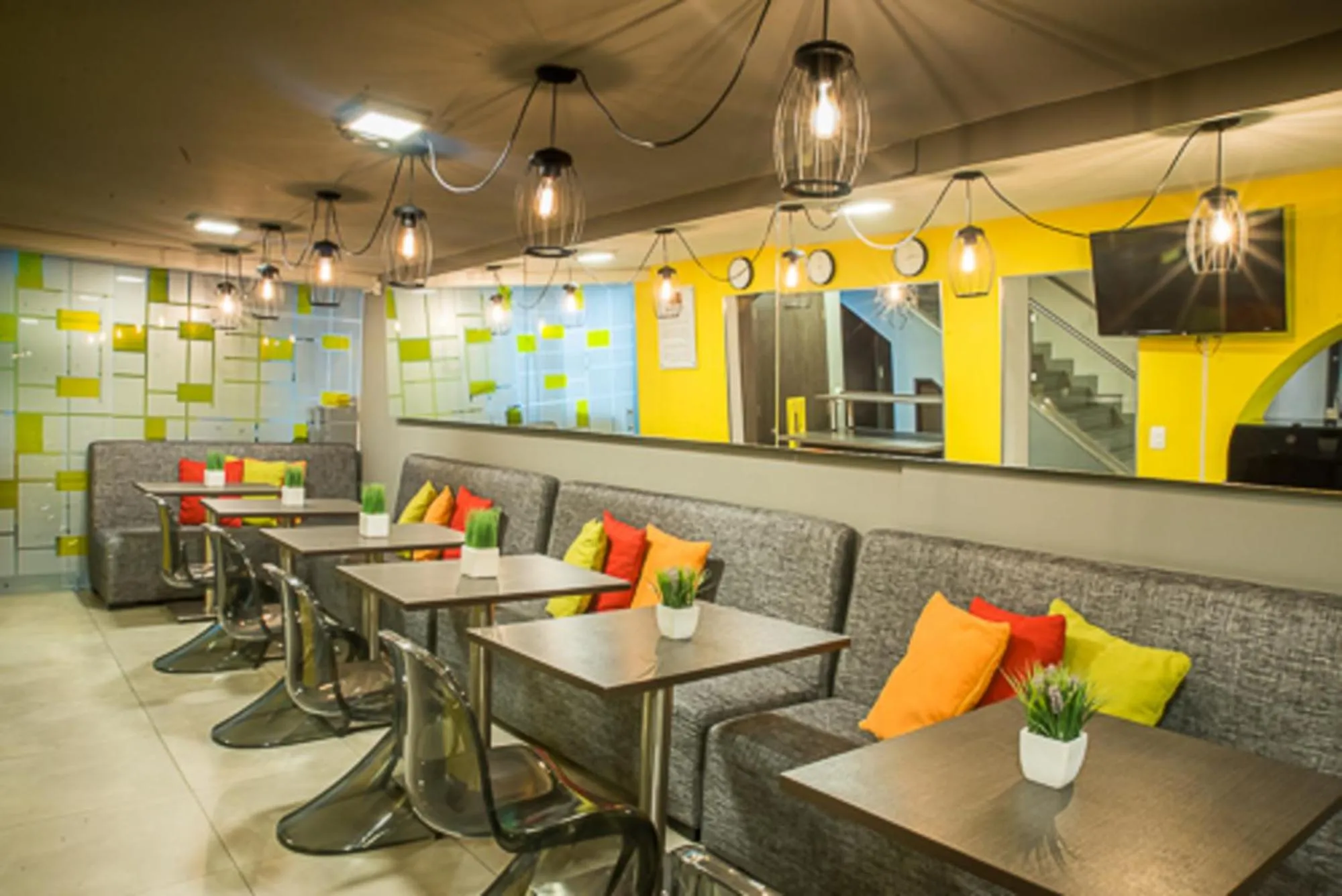 Restaurant/places to eat in Hotel City Bog Usaquén