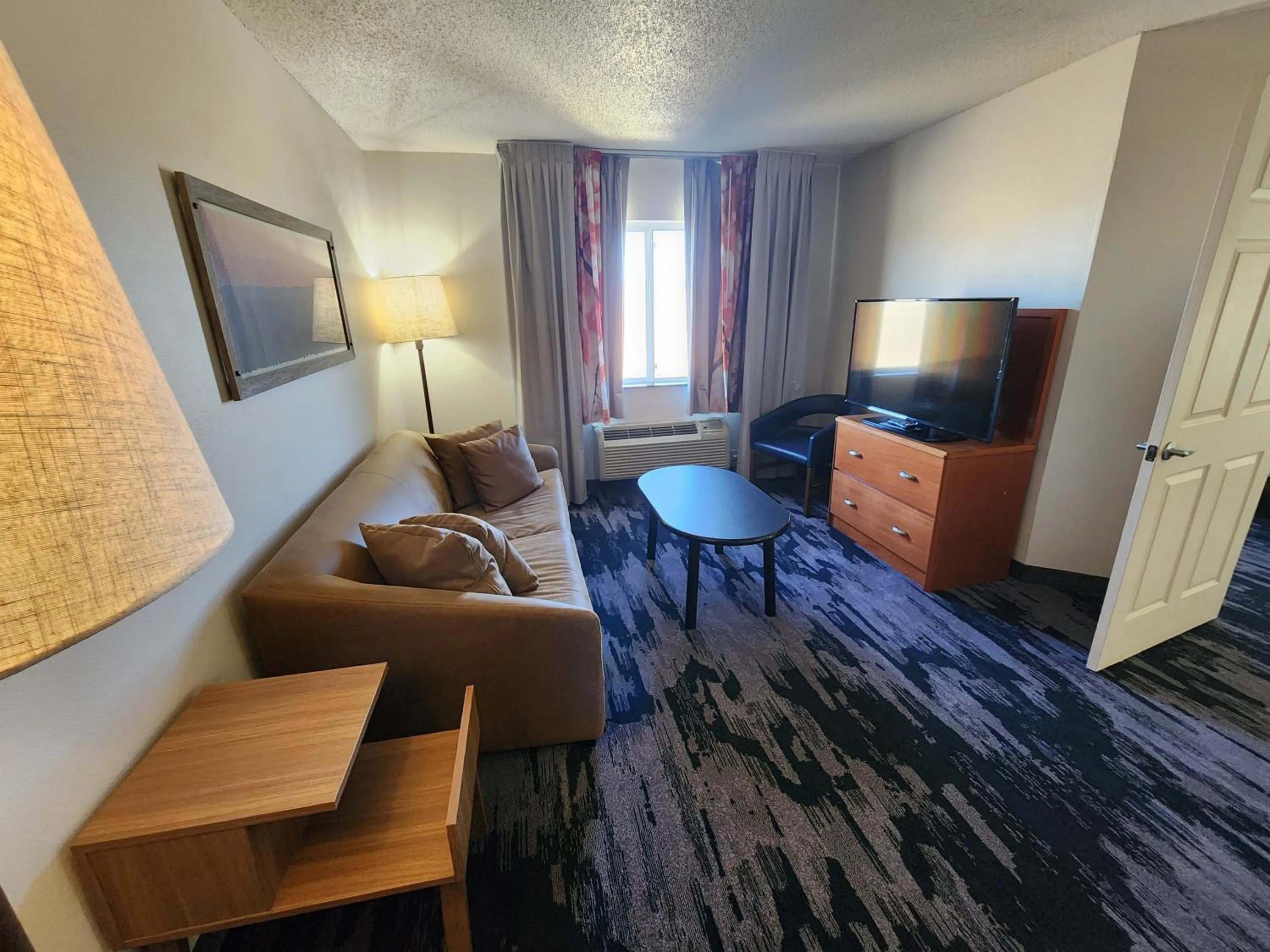 TV and multimedia in Fairfield Inn & Suites by Marriott Spearfish