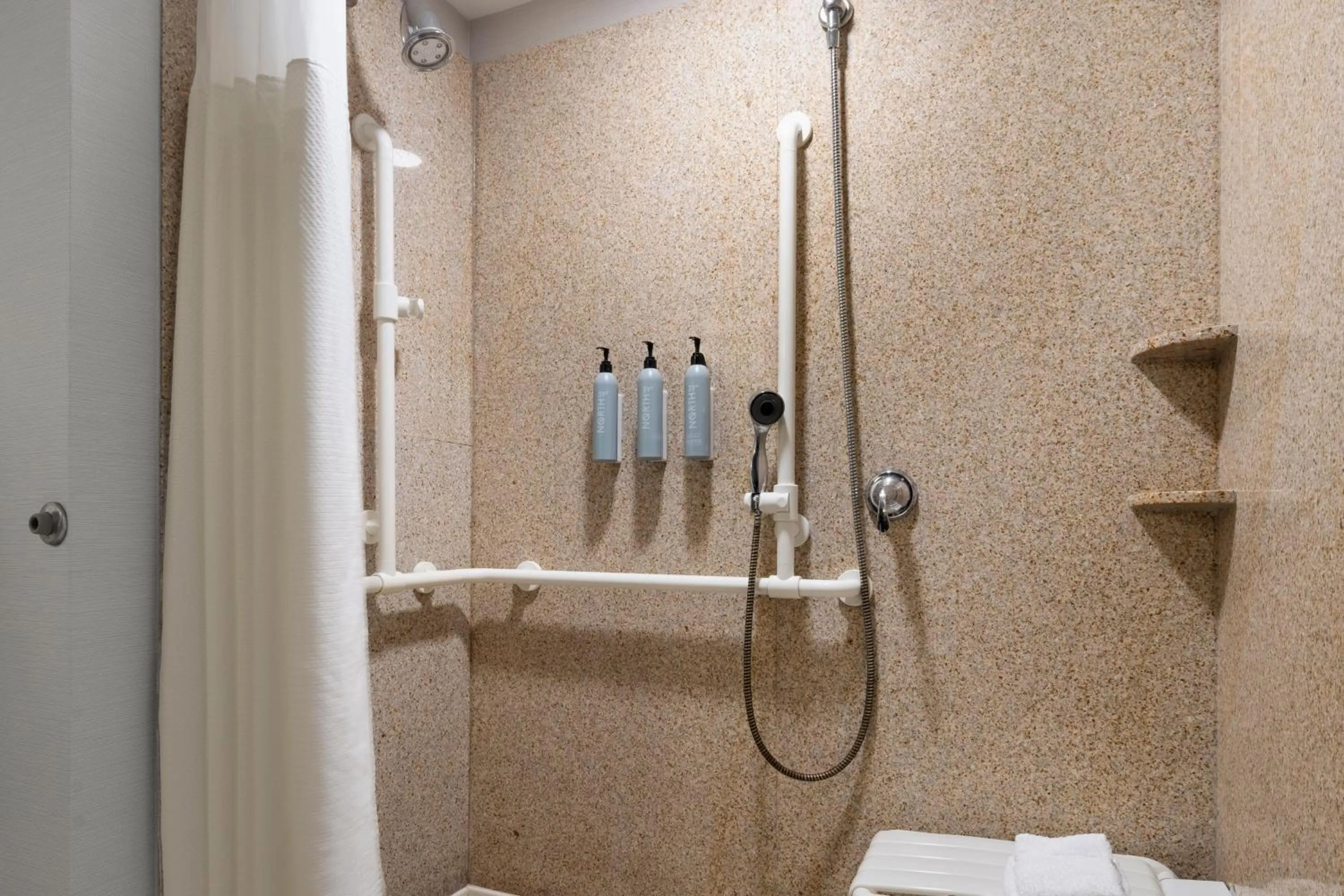 Bathroom in Courtyard Richmond North/Glen Allen