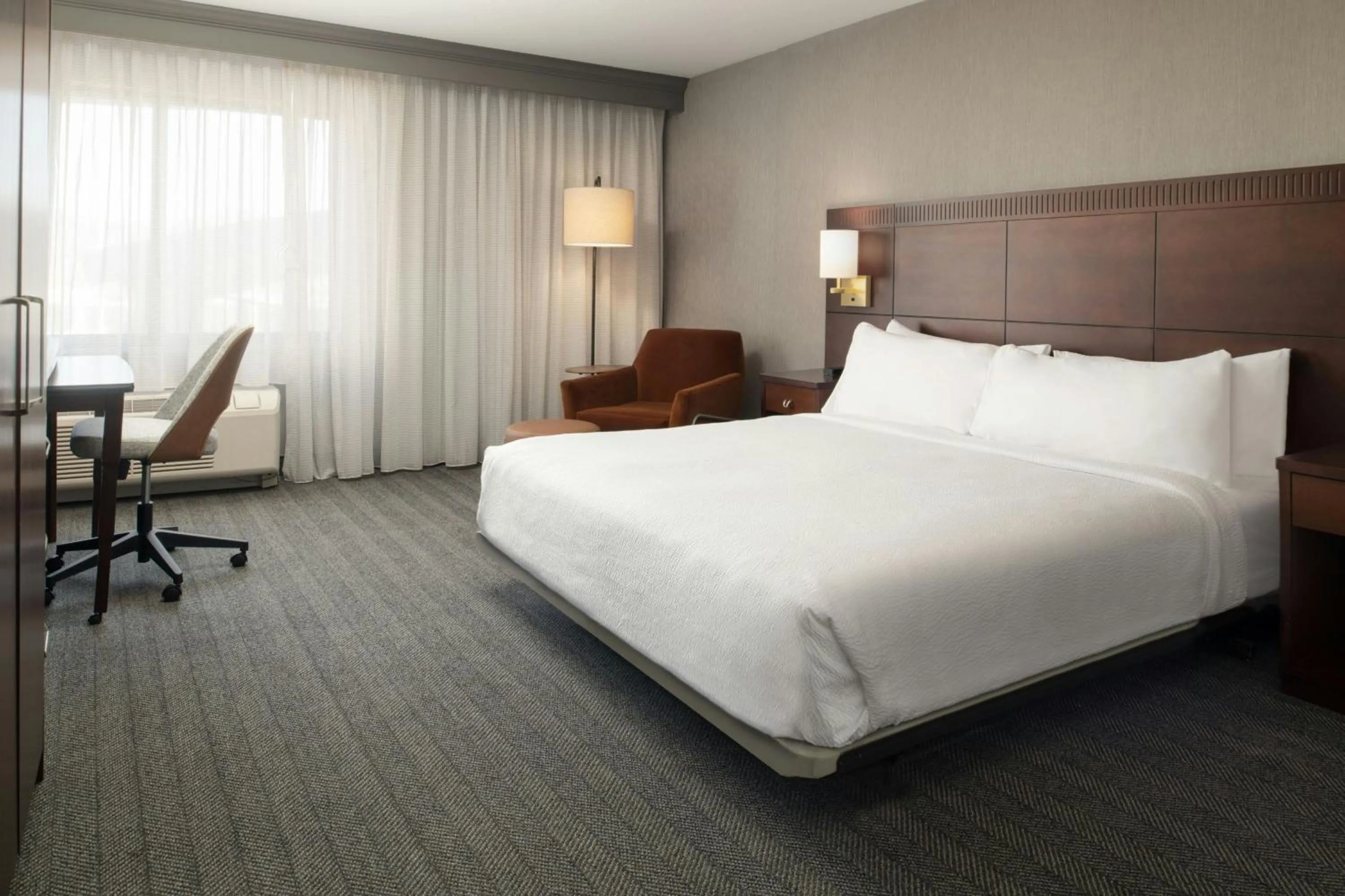 Photo of the whole room, Bed in Courtyard Carson City