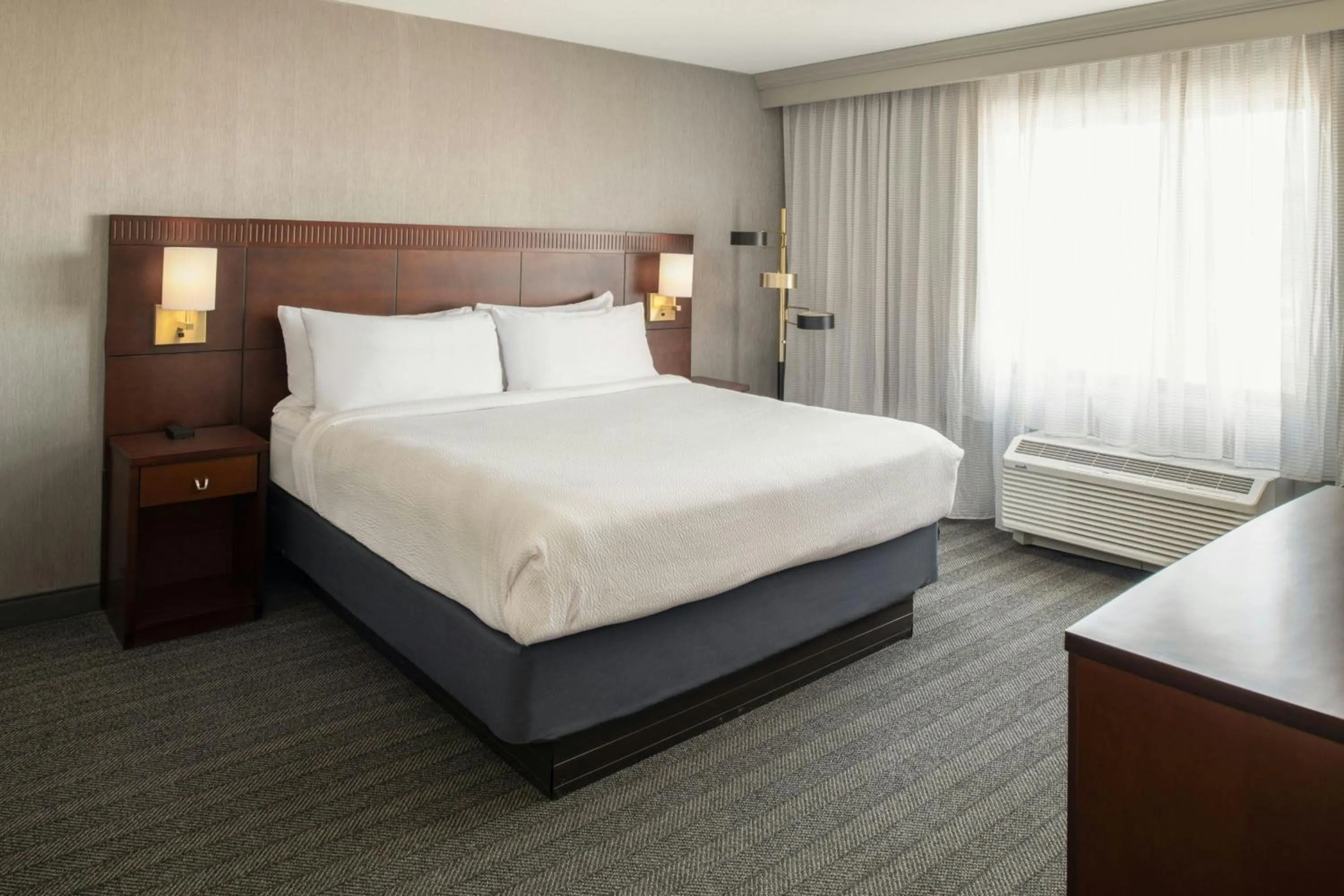 Bedroom, Bed in Courtyard Carson City