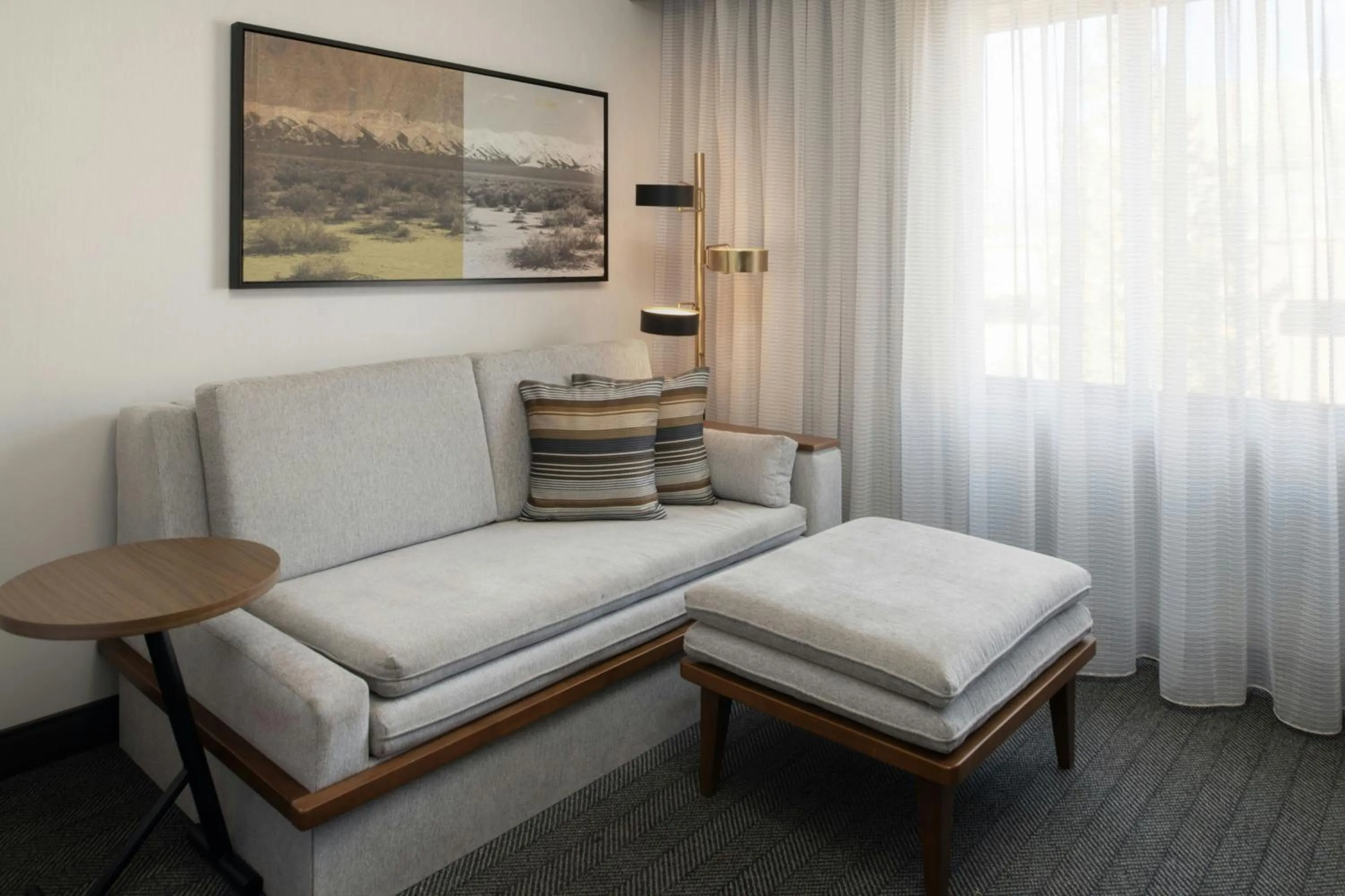 Living room, Bed in Courtyard Carson City