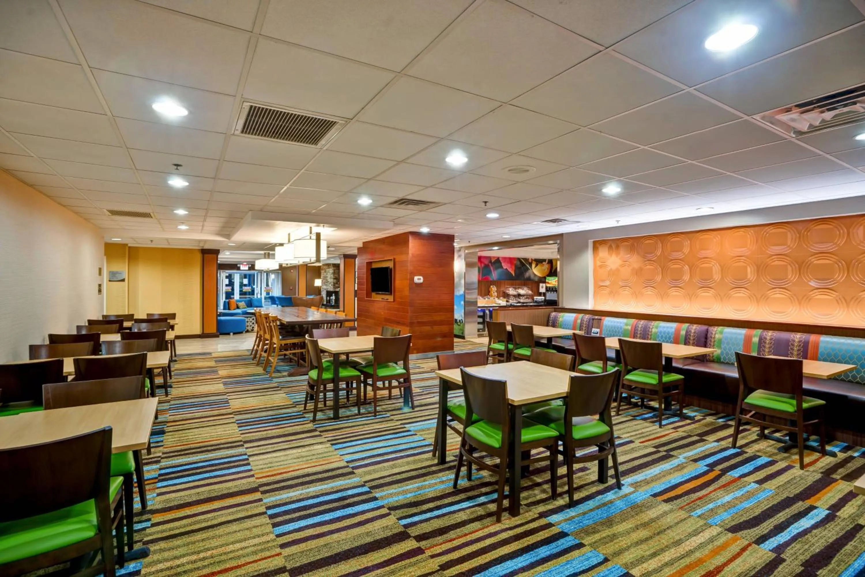 Restaurant/places to eat in Fairfield Inn & Suites Christiansburg