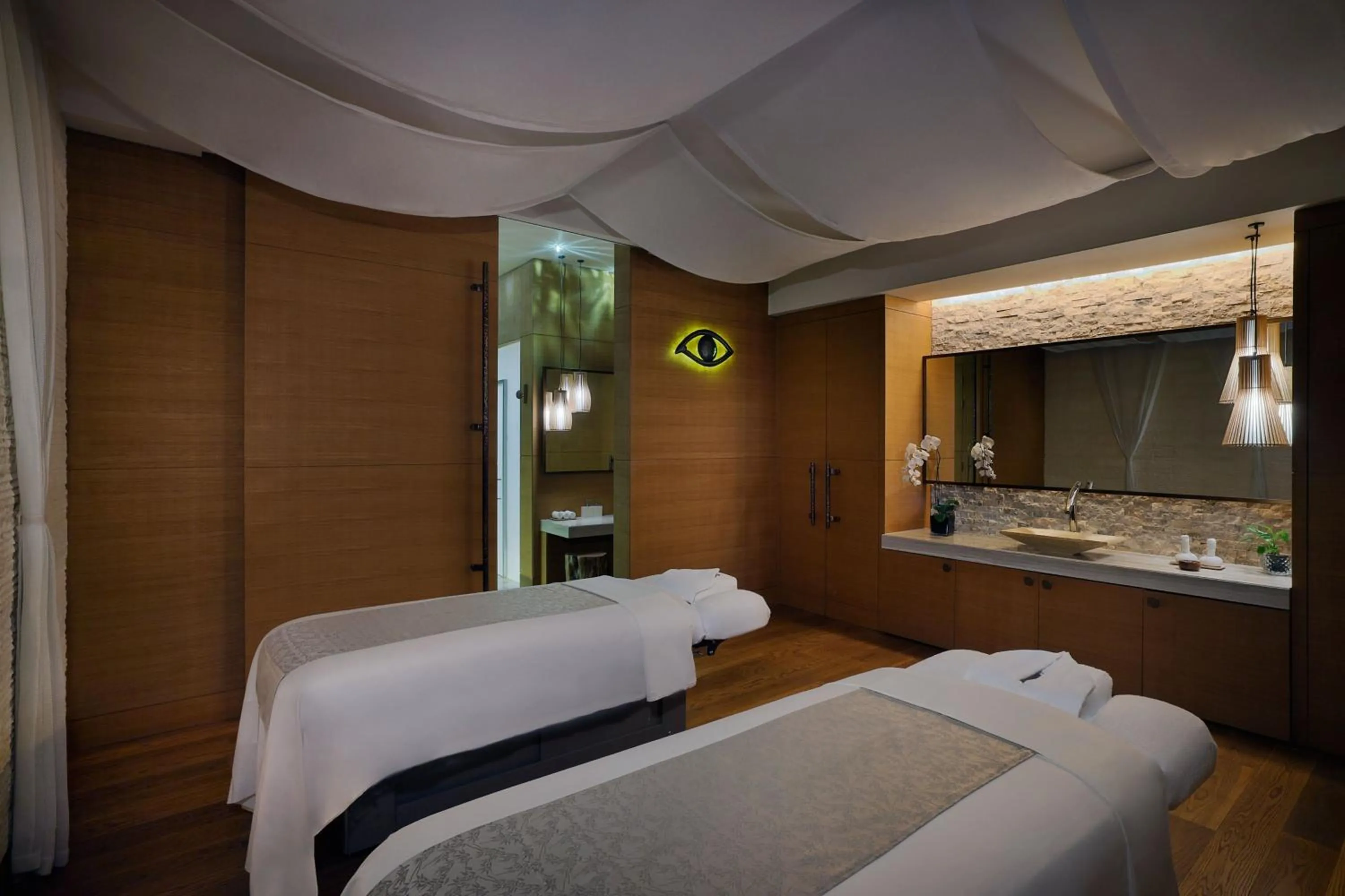 Spa and wellness centre/facilities, Bed in The St. Regis Downtown Dubai