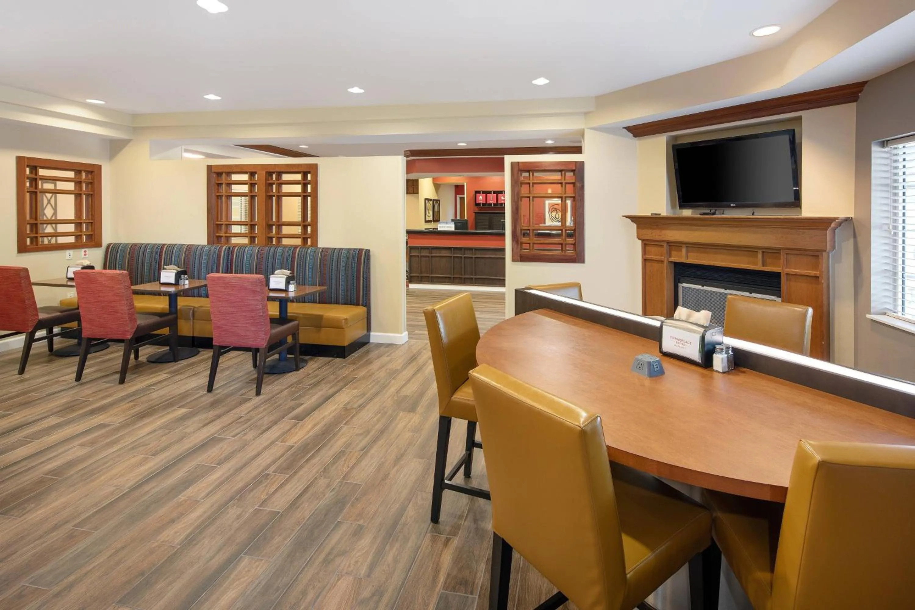 Breakfast in TownePlace Suites by Marriott Bentonville Rogers