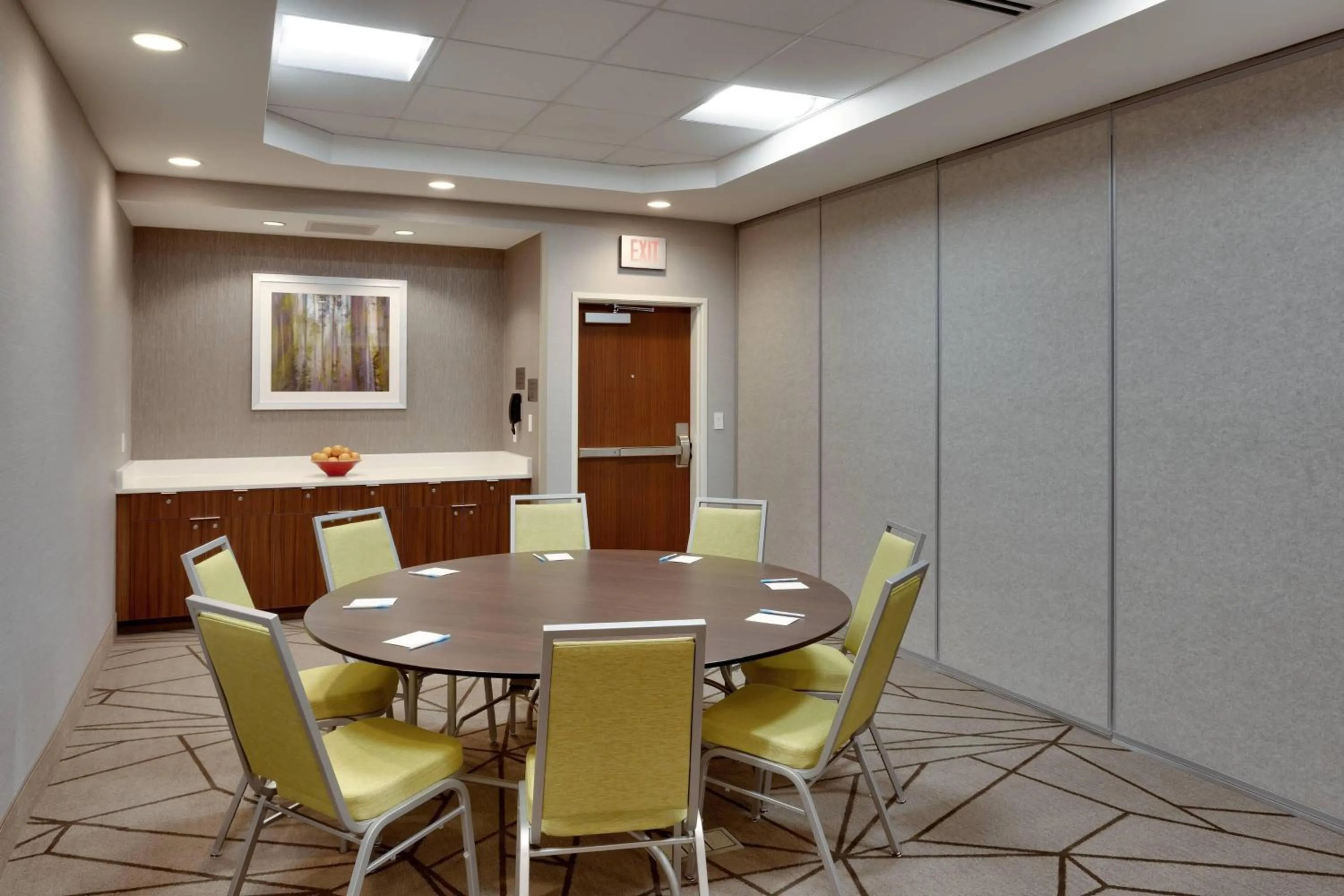 Meeting/conference room in Fairfield Inn & Suites by Marriott Springfield North