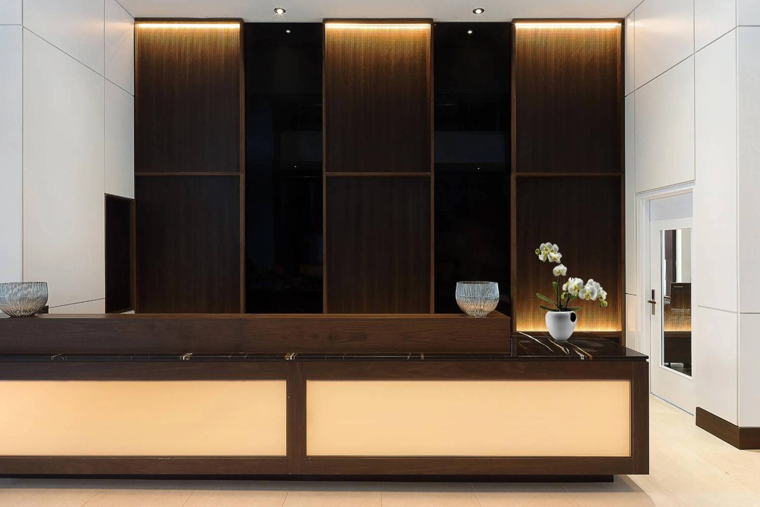 Lobby or reception in Hôtel AC Montréal Centre-ville