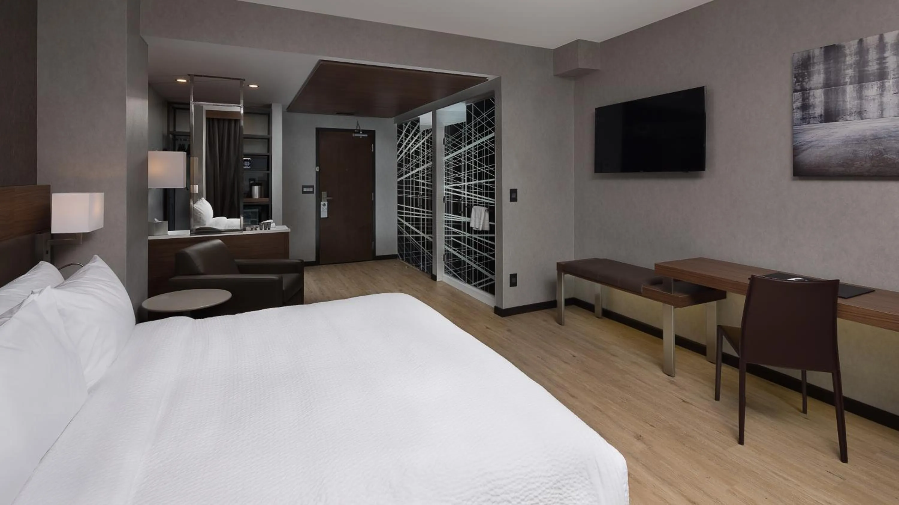 Bedroom, Bed in Hôtel AC Montréal Centre-ville