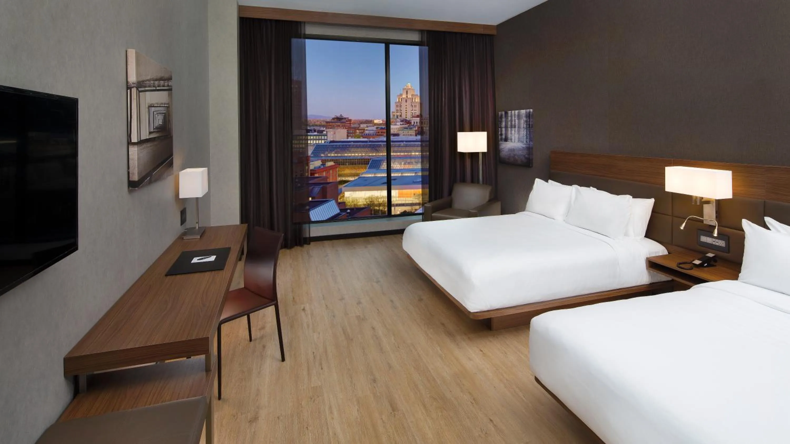 Bedroom, Bed in Hôtel AC Montréal Centre-ville