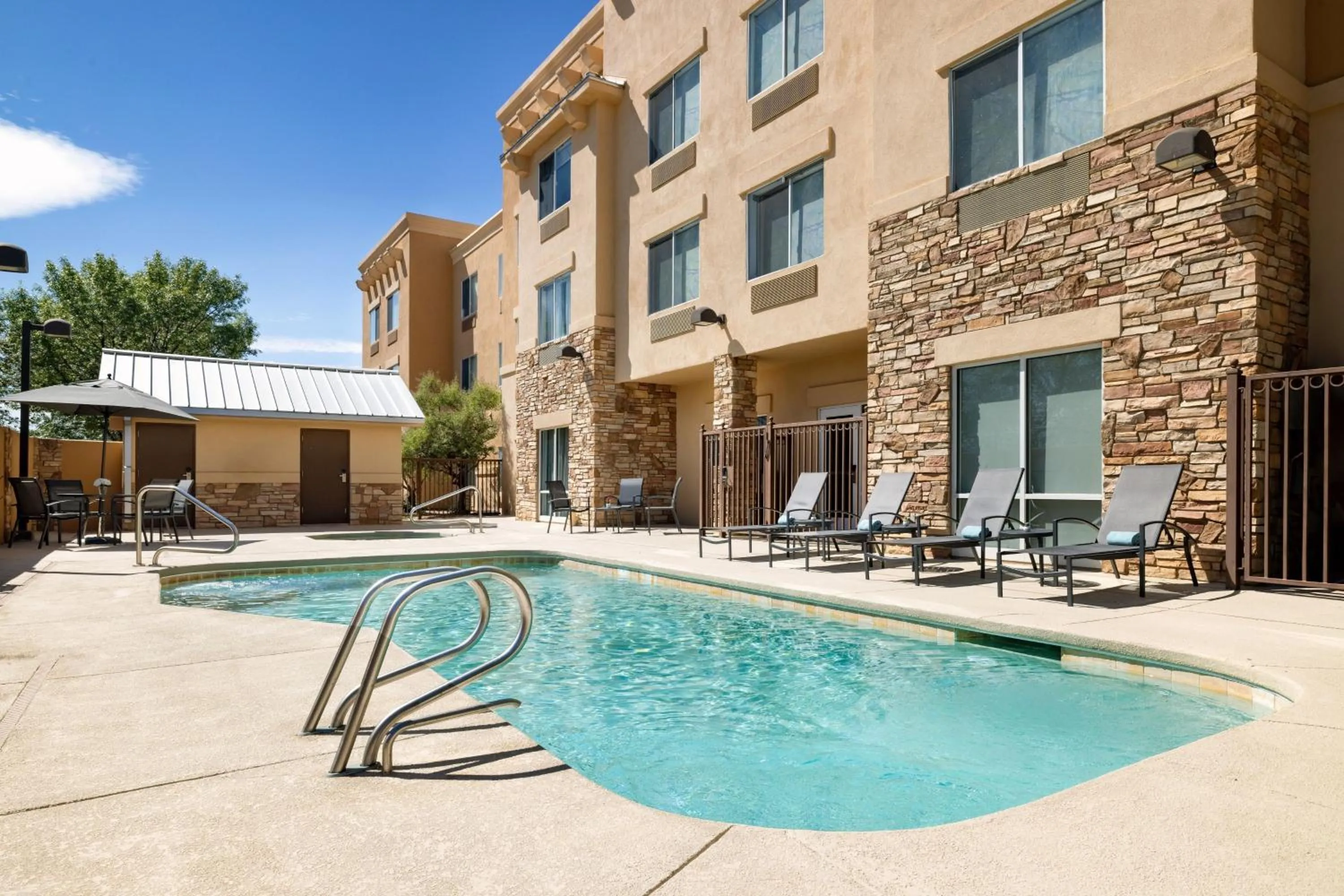 Swimming pool in Fairfield Inn & Suites Roswell