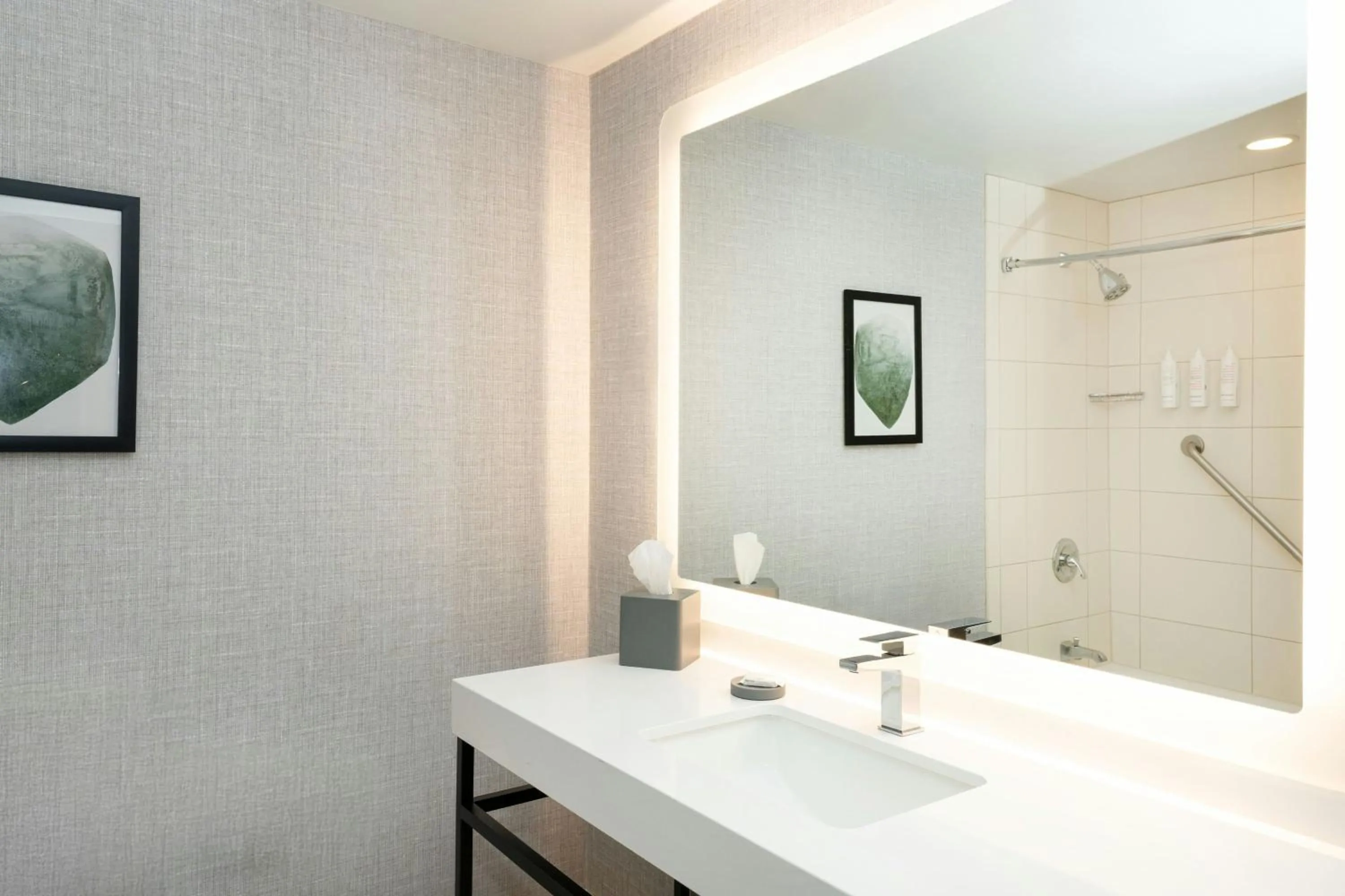 Photo of the whole room in Rochester Marriott Mayo Clinic Area