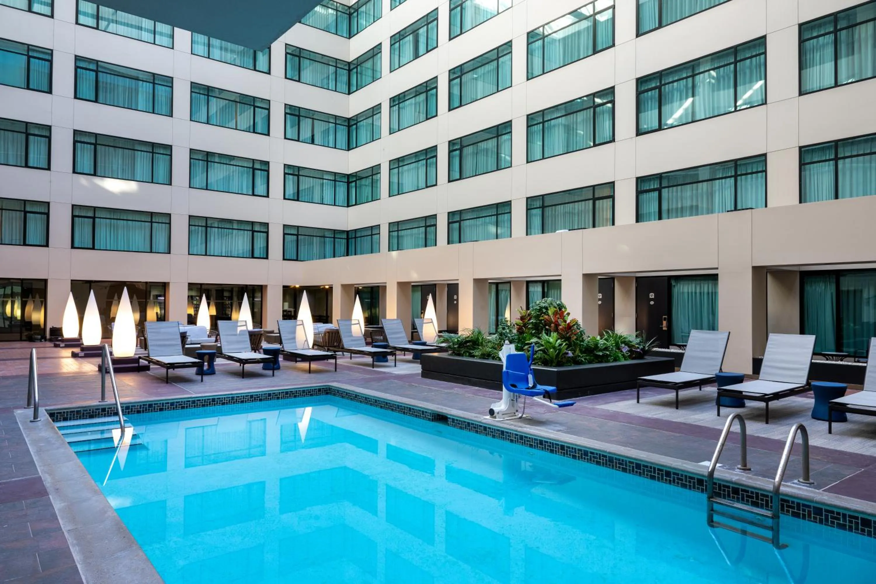 Pool view in Rochester Marriott Mayo Clinic Area