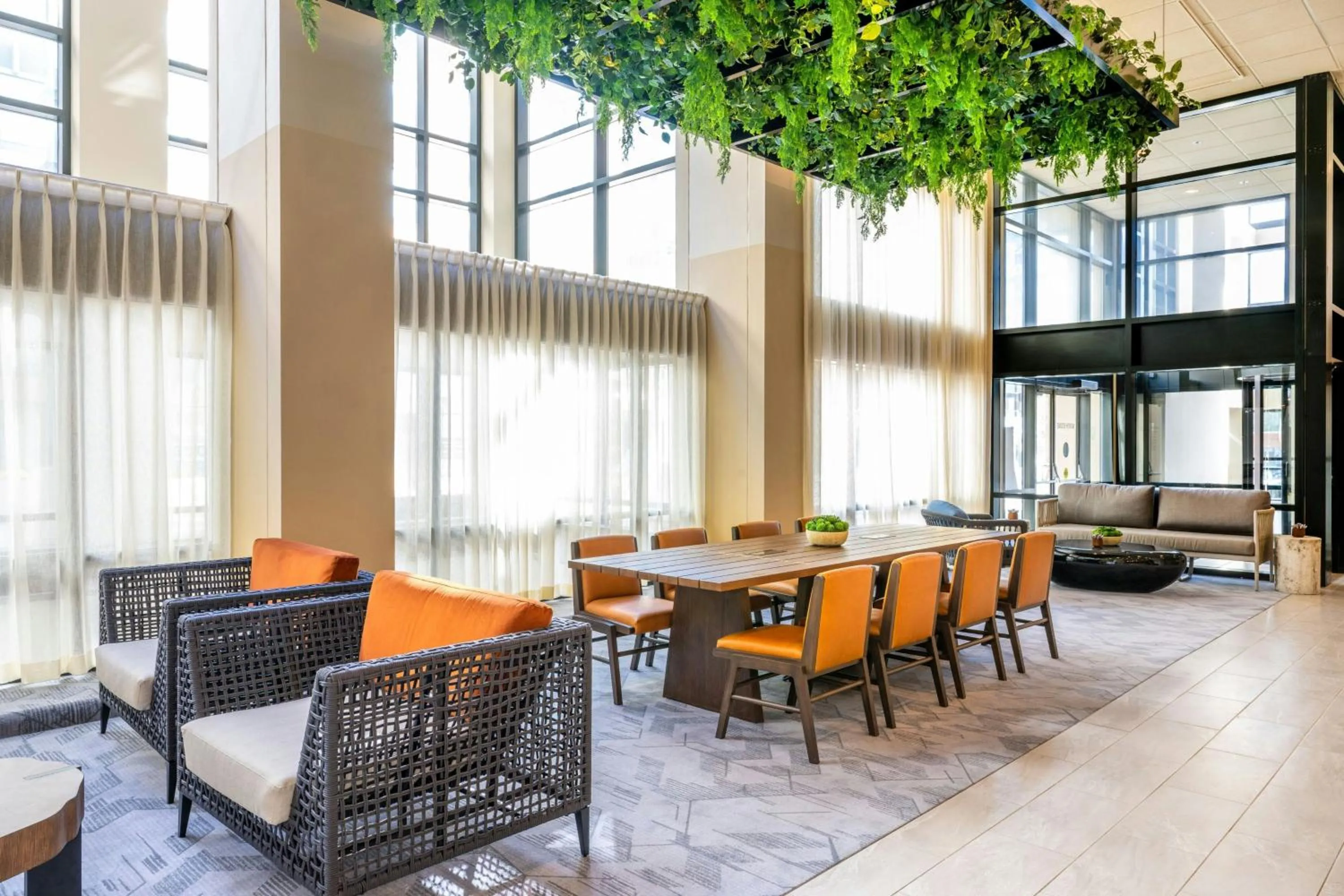 Lounge or bar in Rochester Marriott Mayo Clinic Area