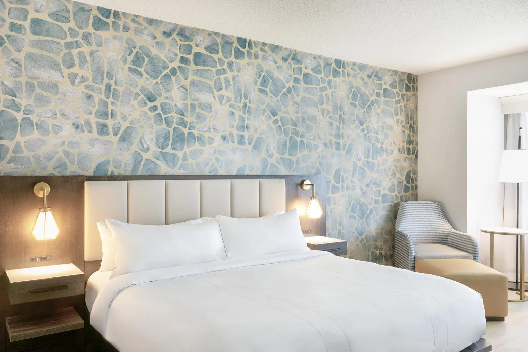 Bed in Rochester Marriott Mayo Clinic Area