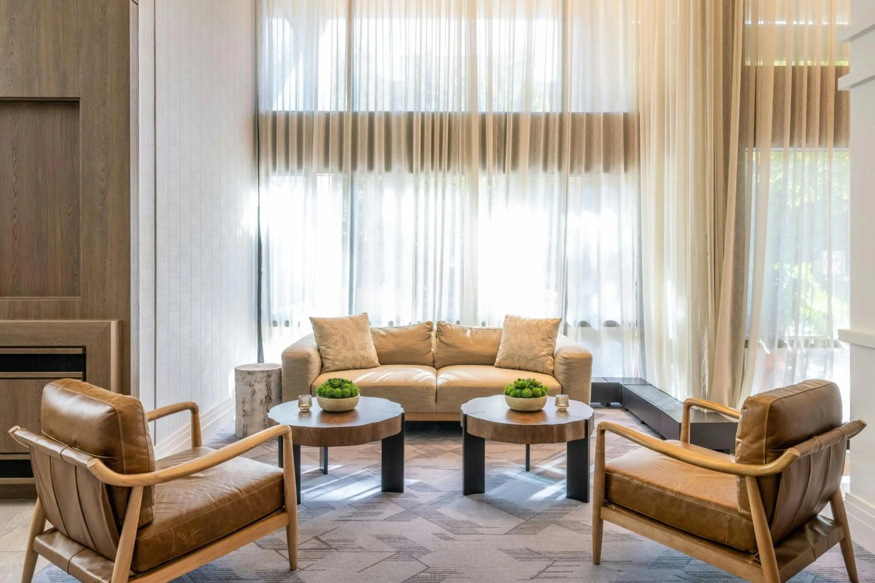 Lobby or reception in Rochester Marriott Mayo Clinic Area