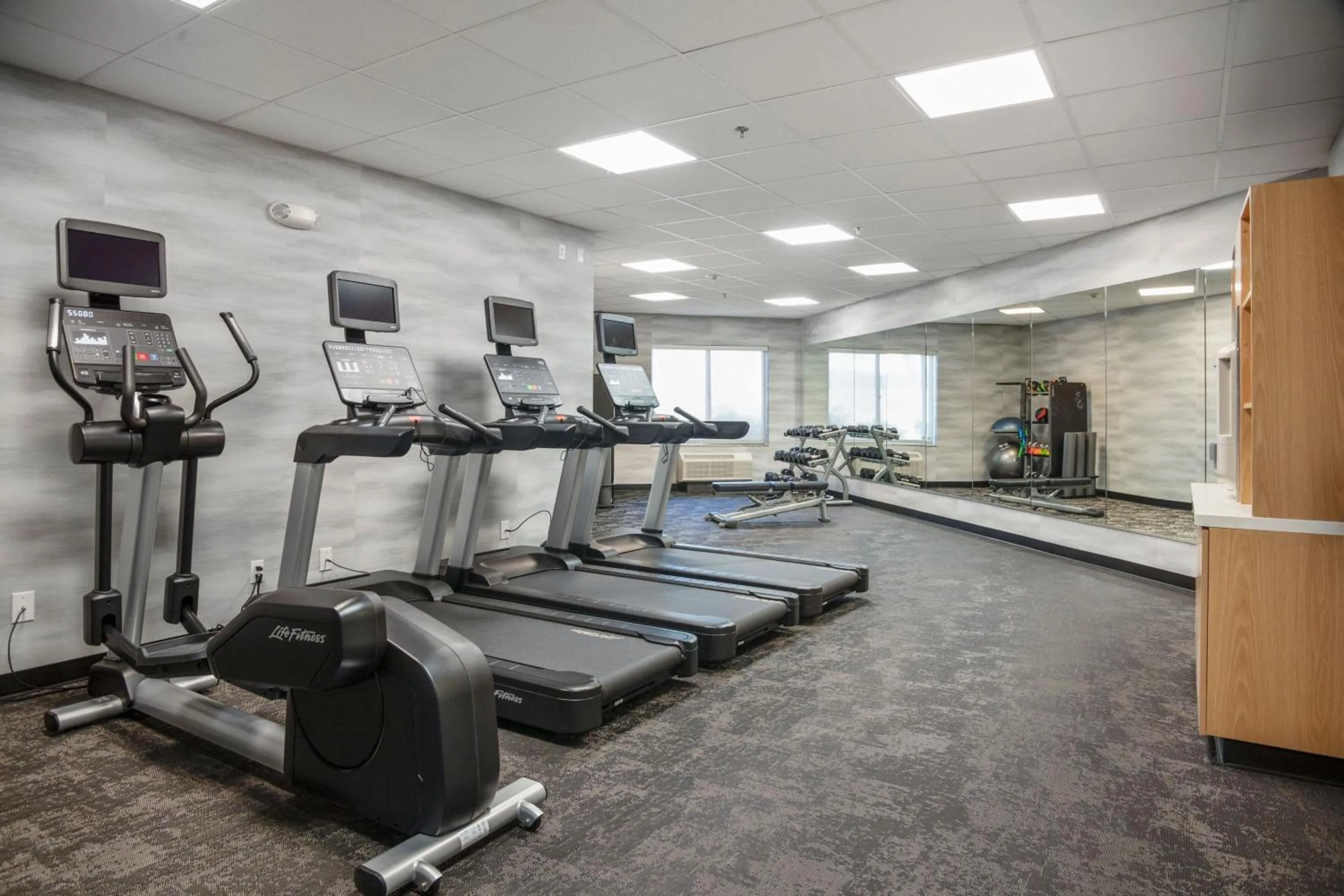 Fitness centre/facilities in Fairfield Inn & Suites Rancho Cordova