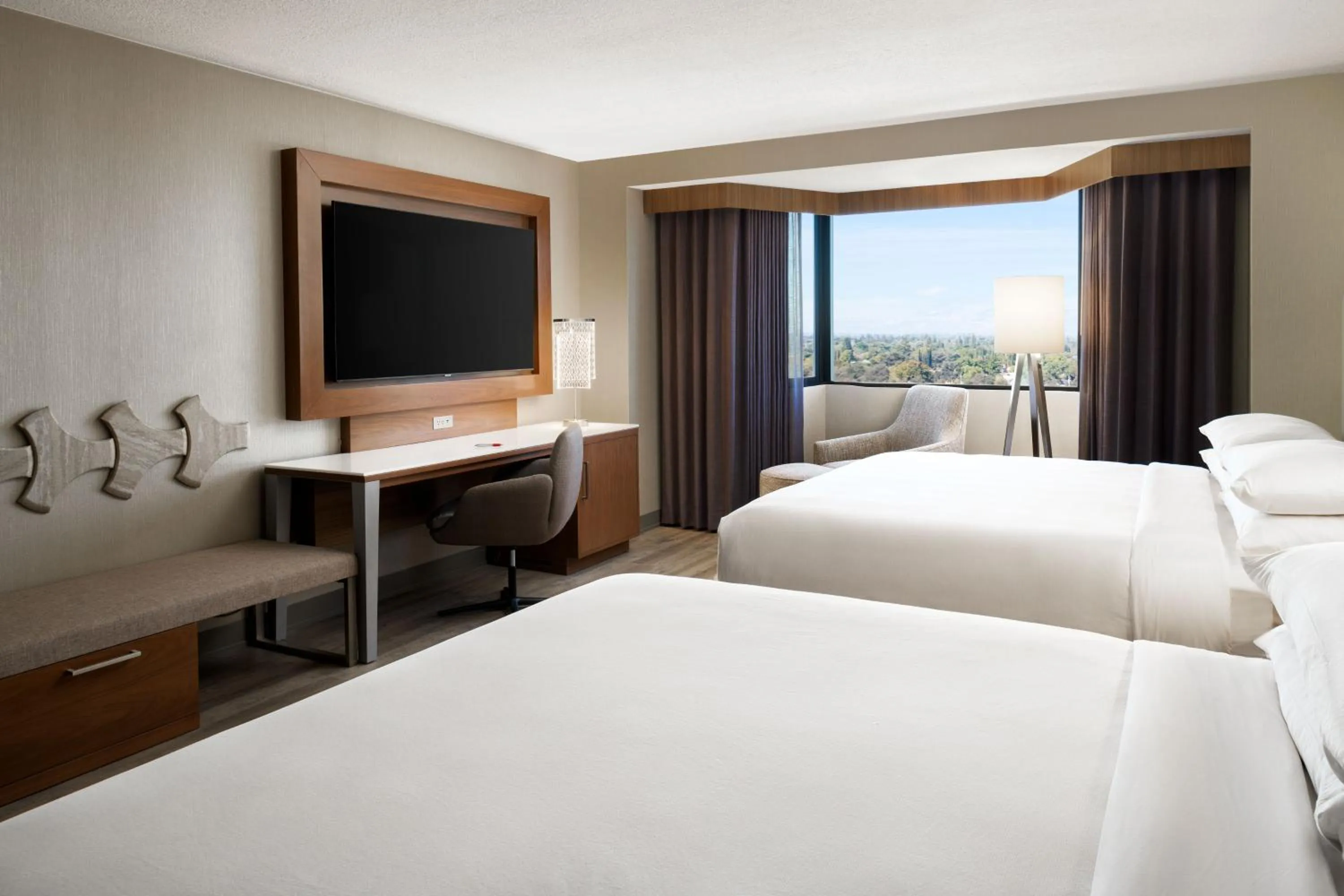 Photo of the whole room, Bed in Sacramento Marriott Rancho Cordova