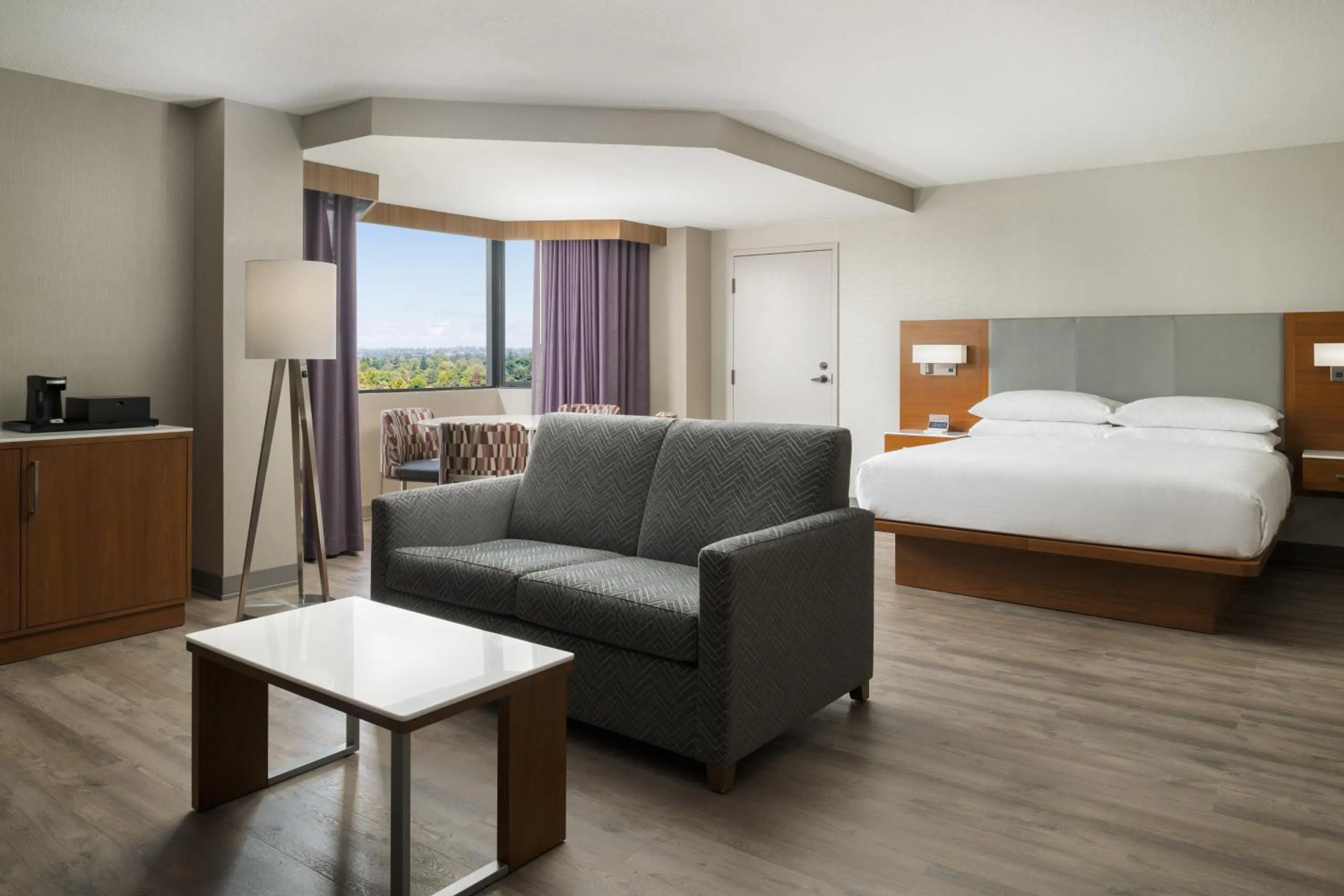 Photo of the whole room, Bed in Sacramento Marriott Rancho Cordova