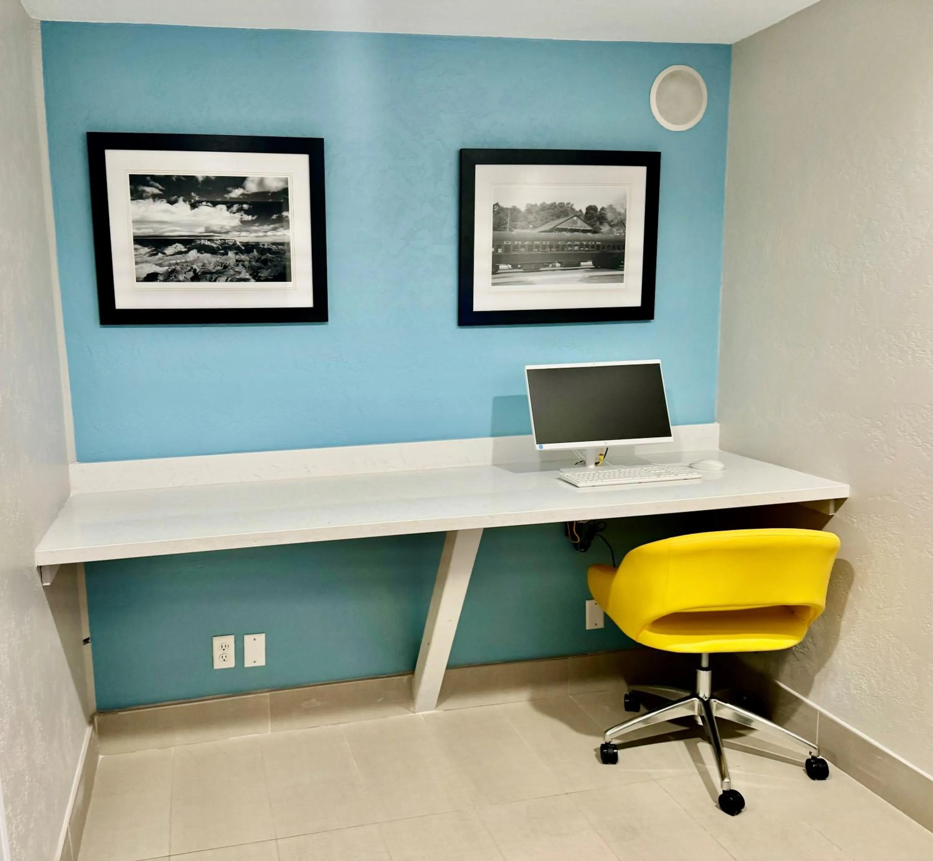 Business facilities in Days Inn by Wyndham Williams