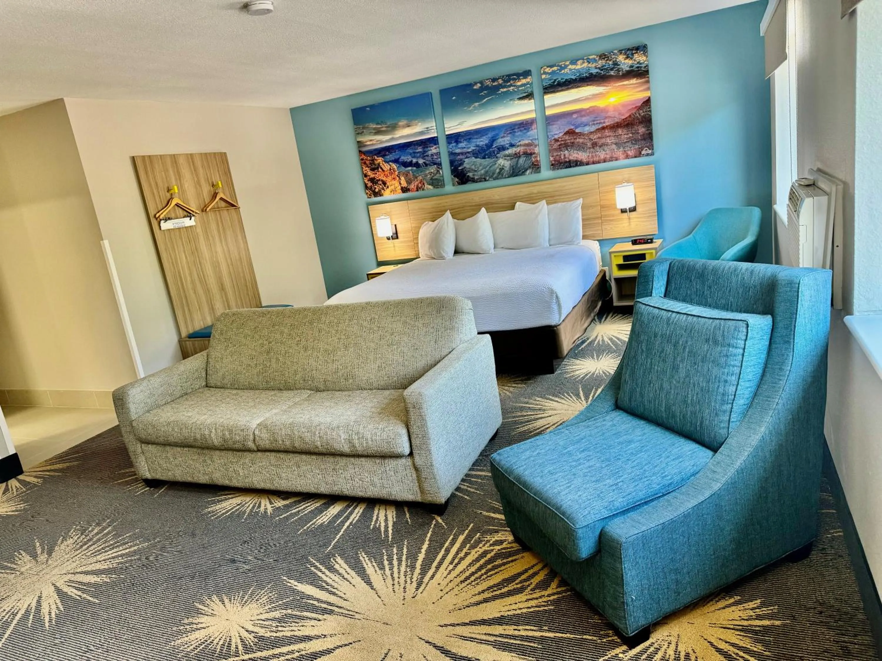 Bed in Days Inn by Wyndham Williams