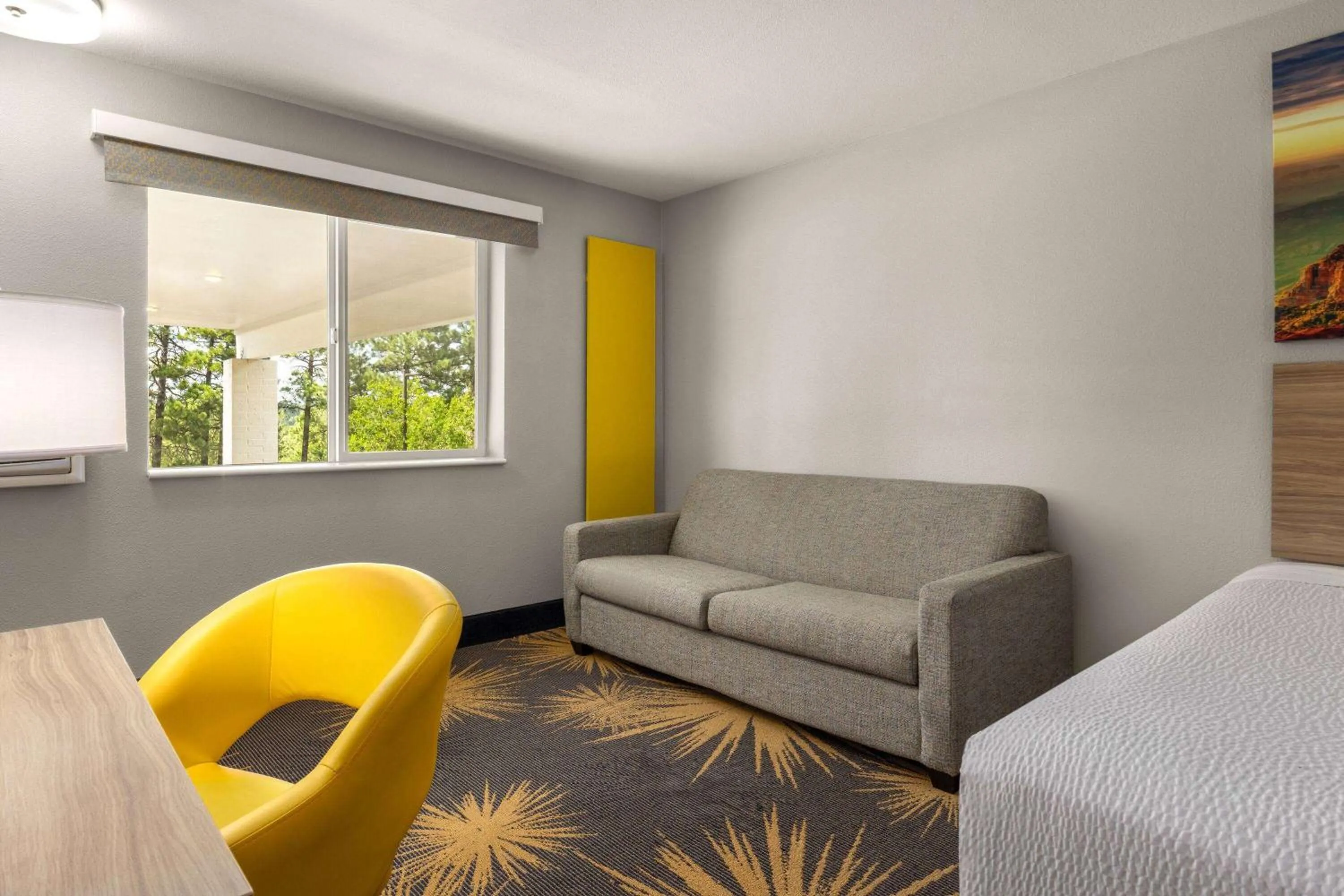 Photo of the whole room, Bed in Days Inn by Wyndham Williams