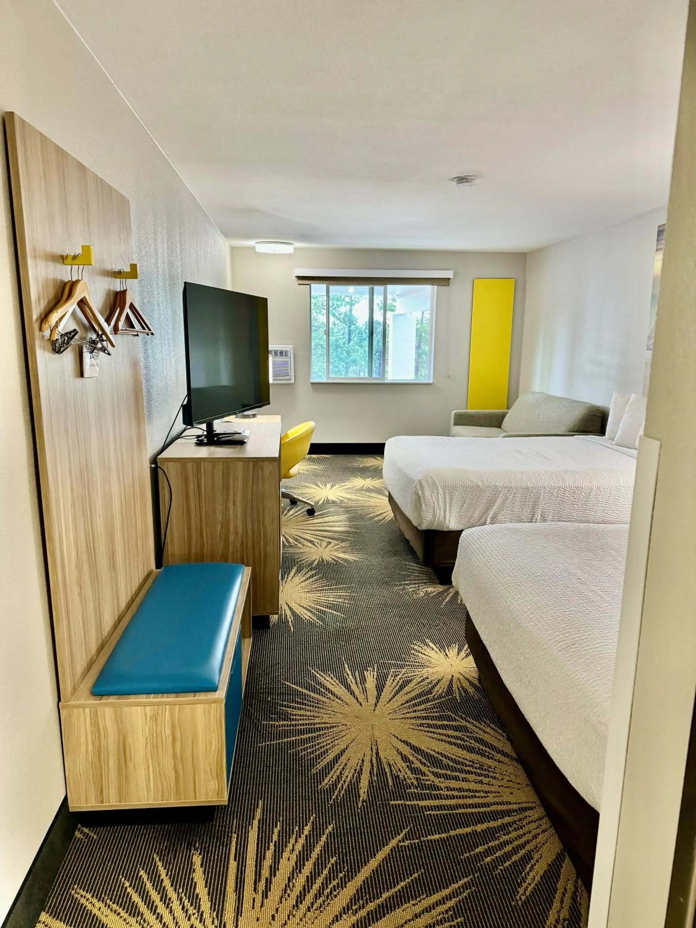 Bed in Days Inn by Wyndham Williams