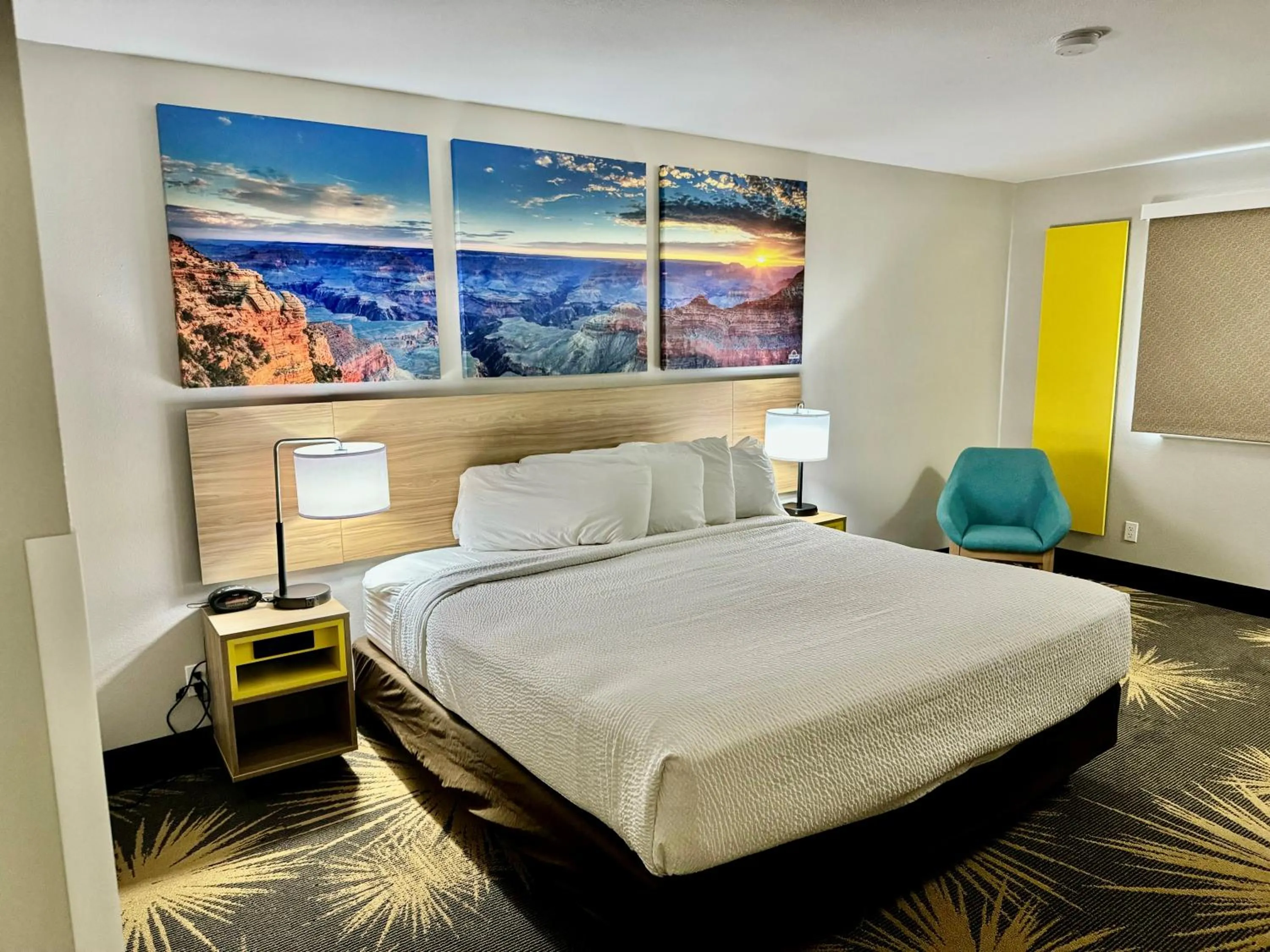 Bed in Days Inn by Wyndham Williams