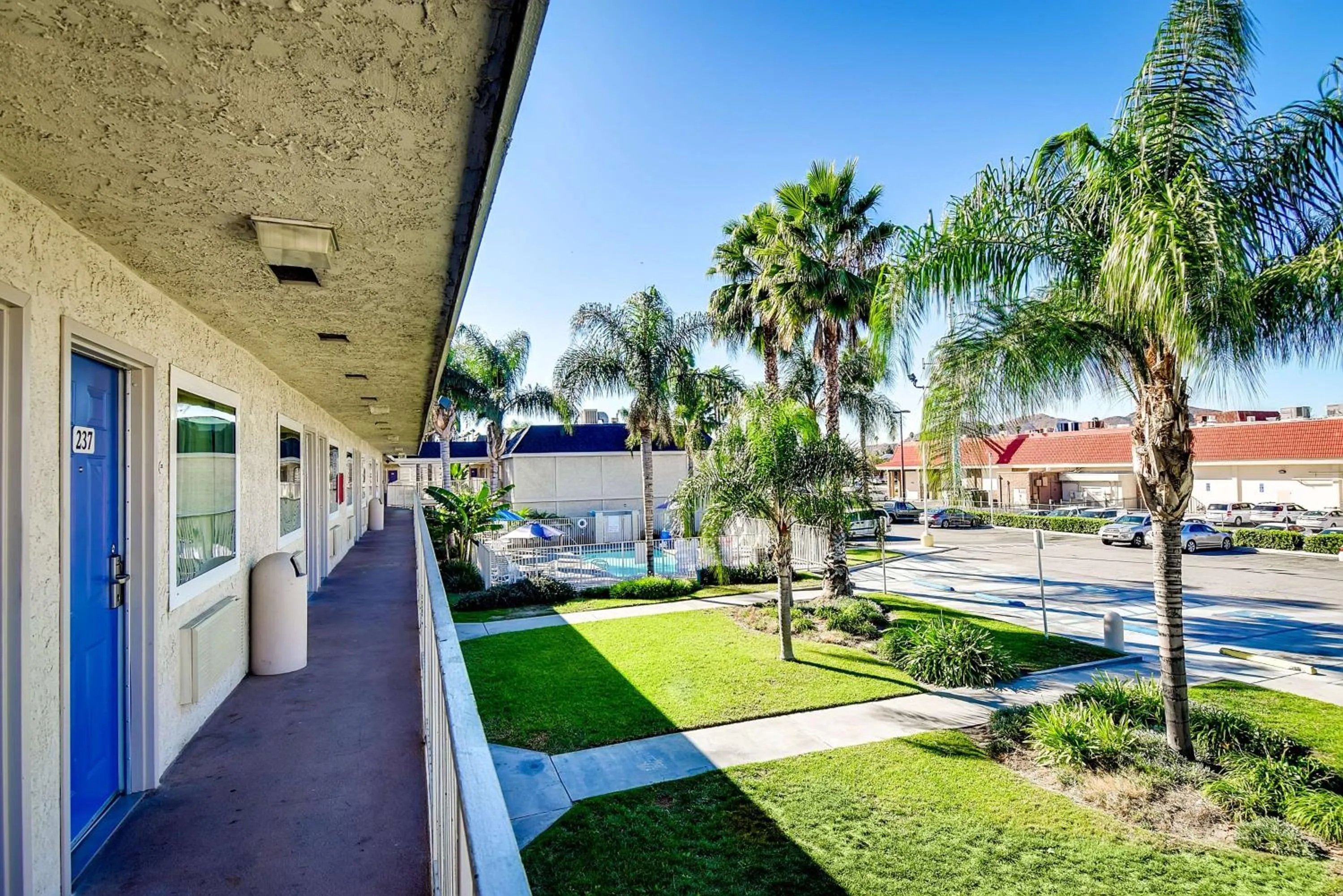 Property building in Motel 6-Riverside, CA - South