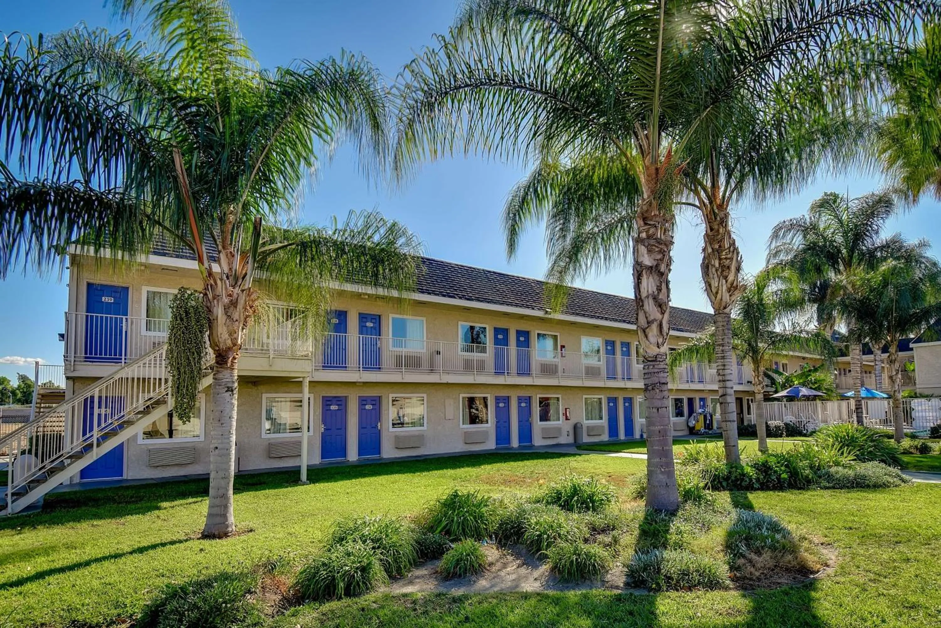 Property building in Motel 6-Riverside, CA - South