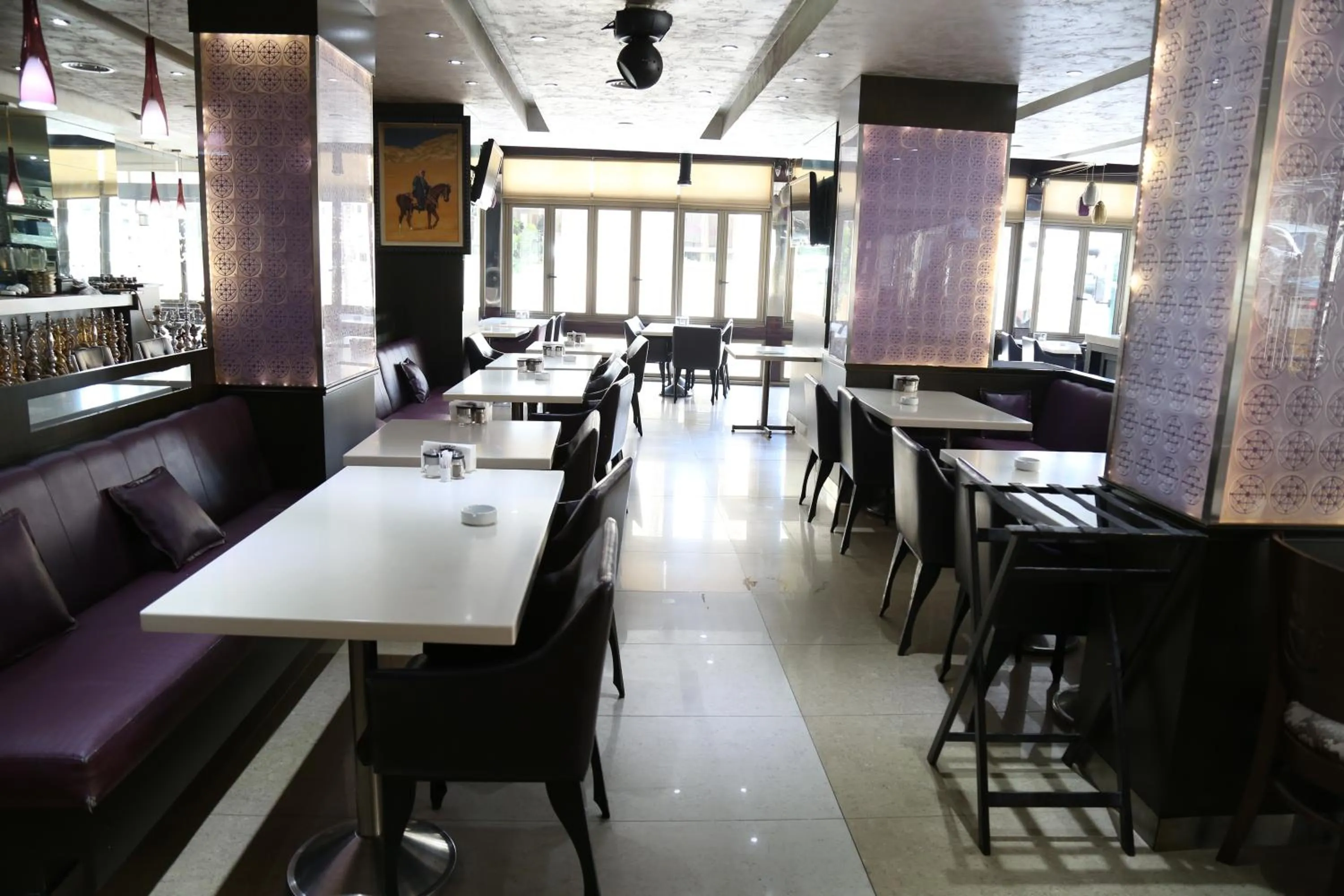 Restaurant/places to eat in Duroy Hotel