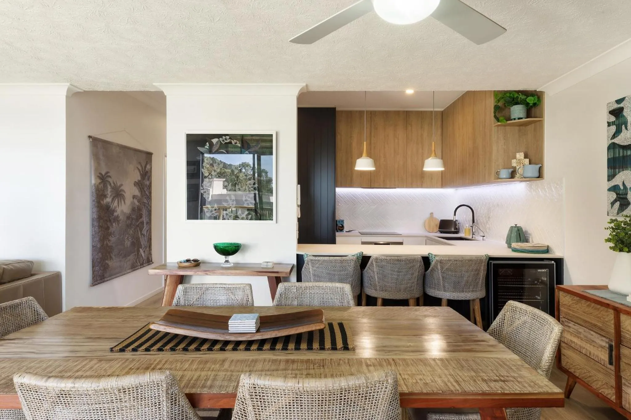 Dining area in Little Cove Currumbin