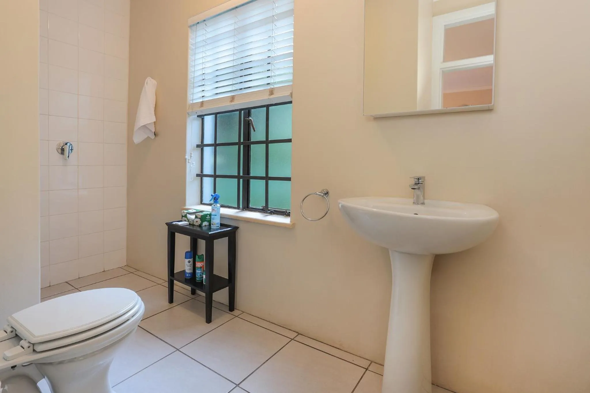 Toilet in Elgin Country Lodge