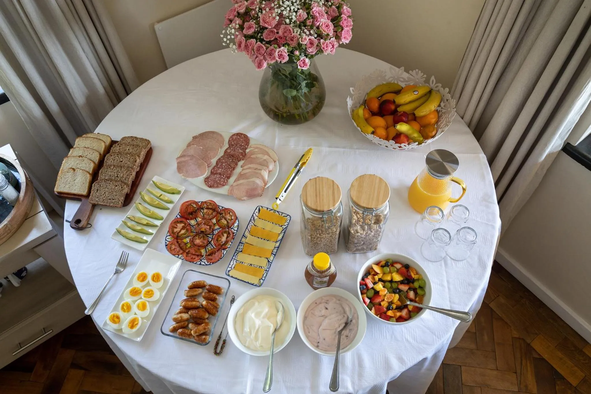 Continental breakfast in Elgin Country Lodge