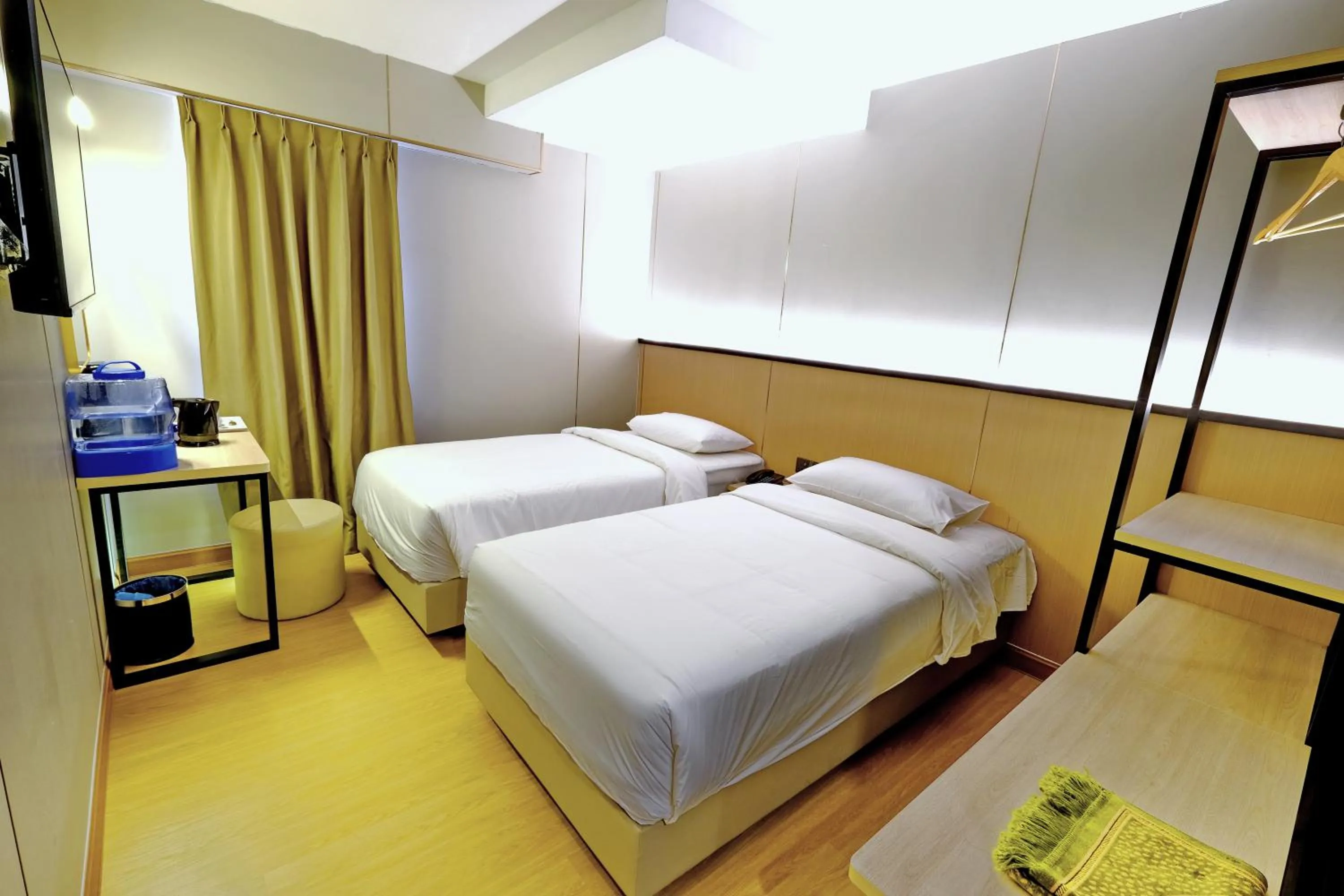 Bed in Ming Paragon Hotel