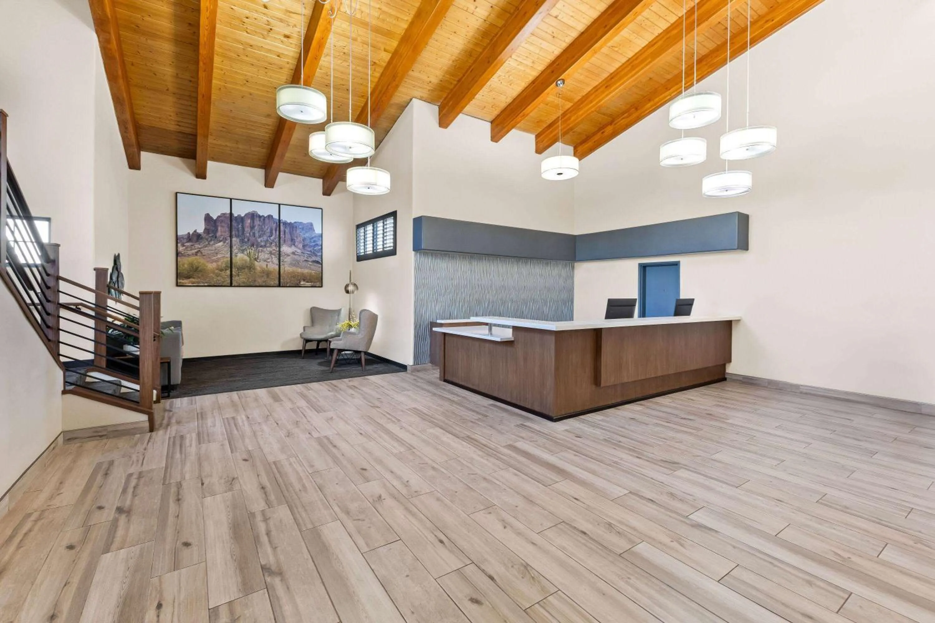 Lobby or reception in Days Inn & Suites by Wyndham Mesa Near Phoenix