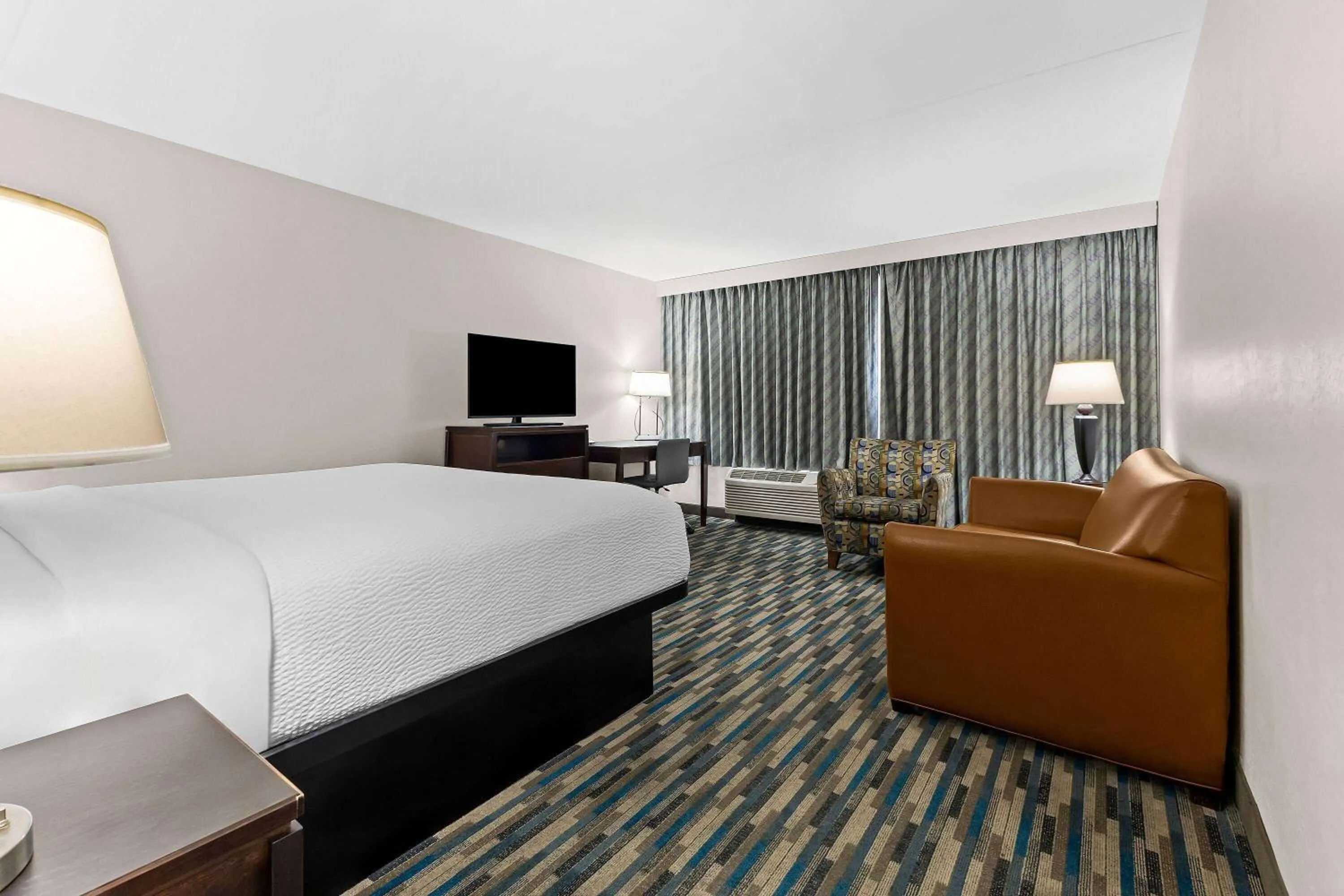 Bed in Days Inn & Suites by Wyndham Mesa Near Phoenix