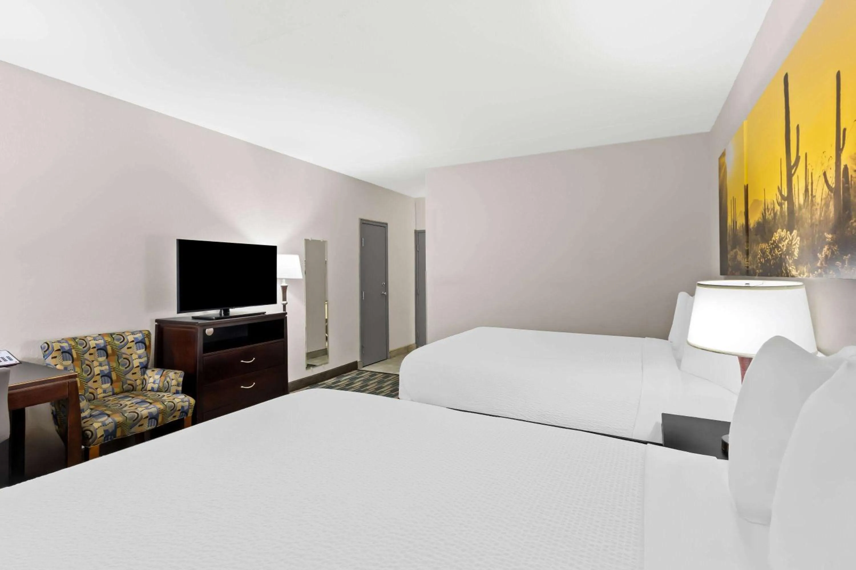 Bed in Days Inn & Suites by Wyndham Mesa Near Phoenix