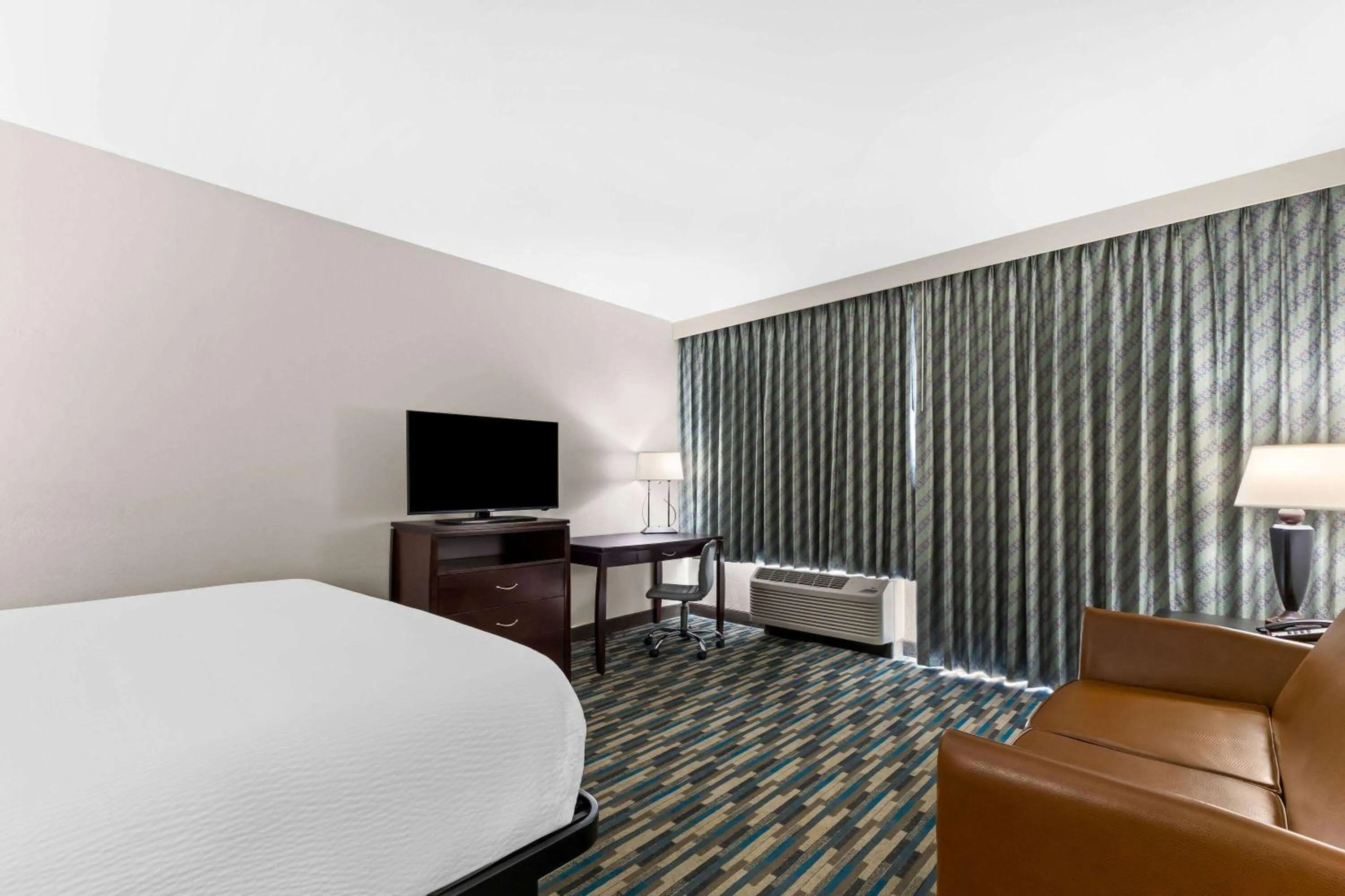 Bed in Days Inn & Suites by Wyndham Mesa Near Phoenix