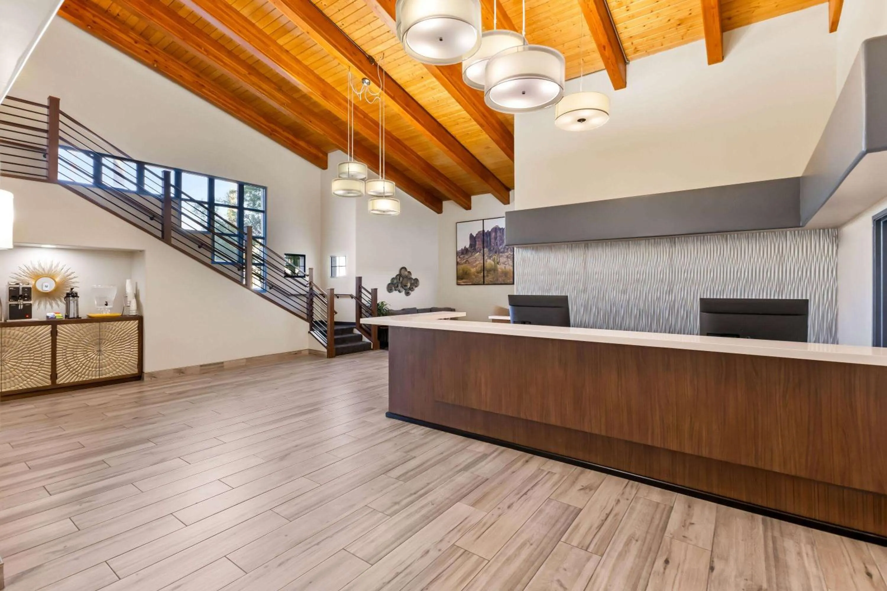 Lobby or reception in Days Inn & Suites by Wyndham Mesa Near Phoenix