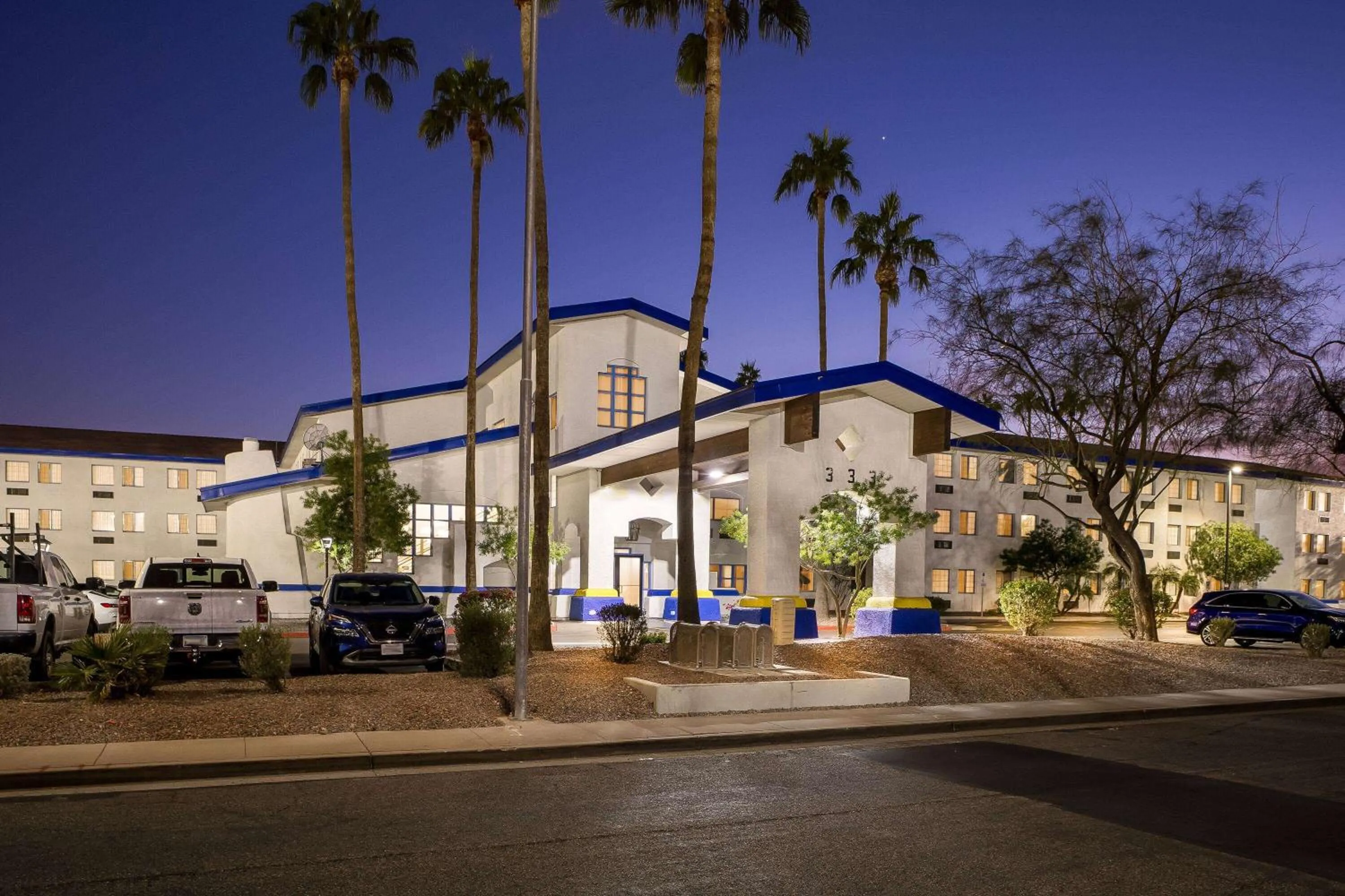 Property building in Days Inn & Suites by Wyndham Mesa Near Phoenix