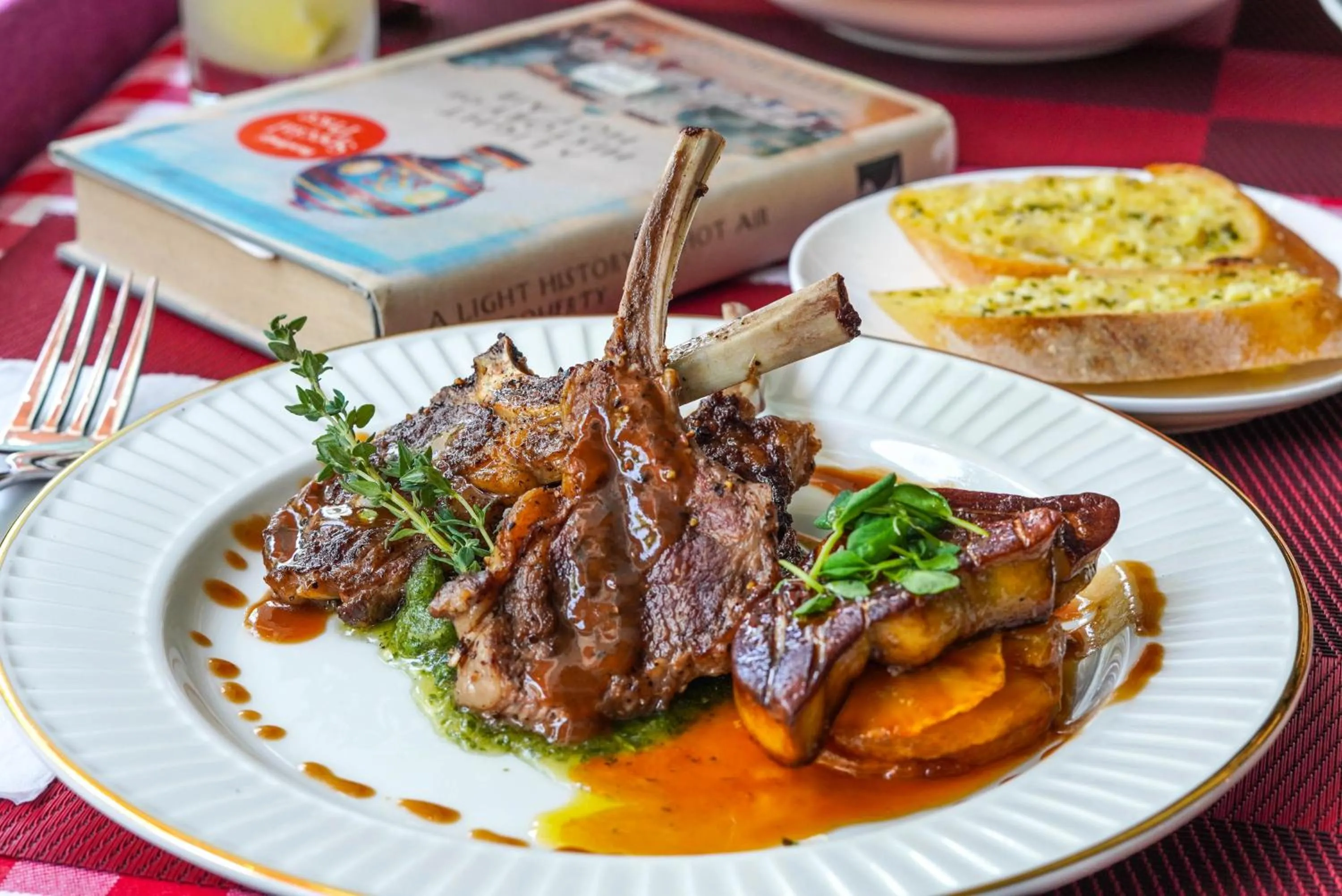 Restaurant/places to eat in Hotel Penaga