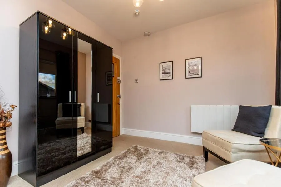 Bedroom, Bed in The Gower Hotel