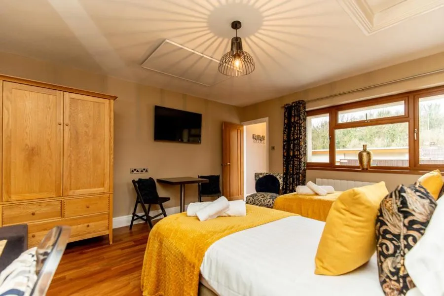 Photo of the whole room, Bed in The Gower Hotel