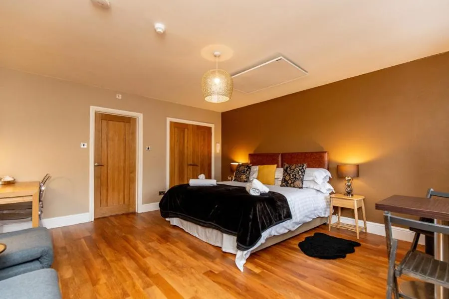 Photo of the whole room, Bed in The Gower Hotel