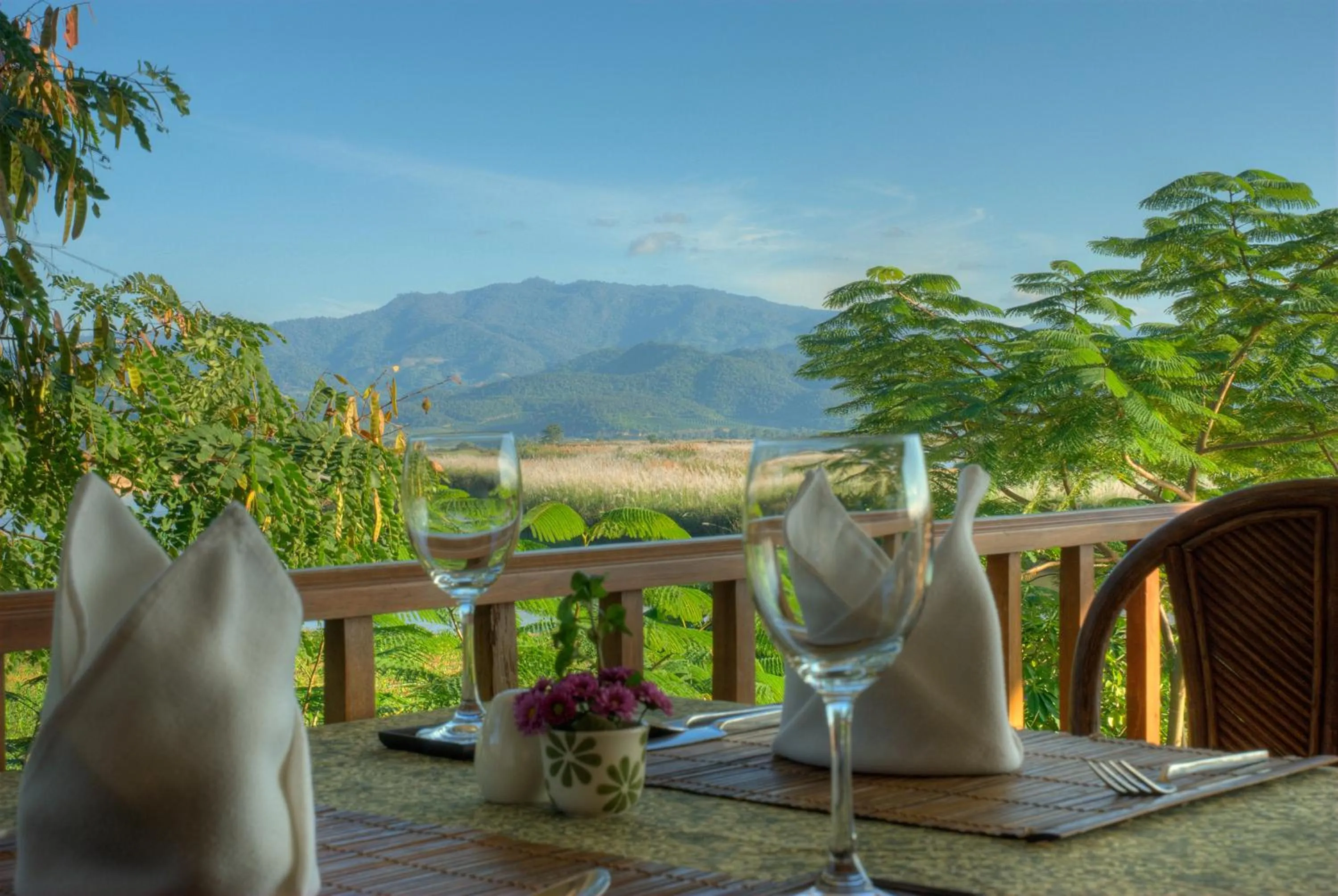 Food and drinks in Maekok River Village Resort