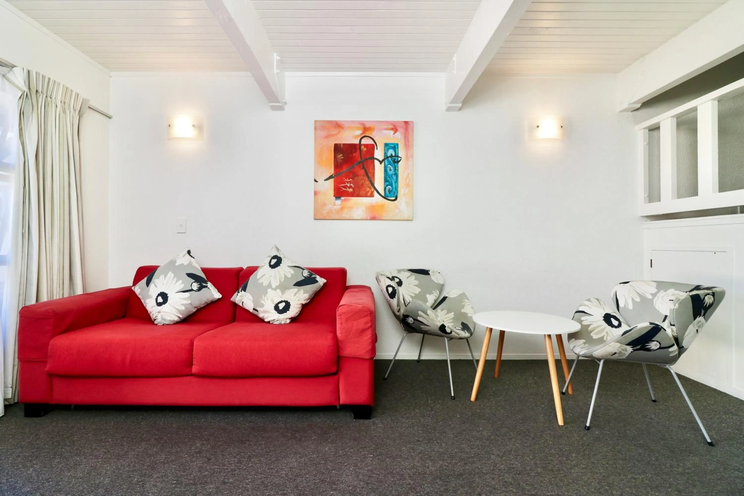 Seating area in Gables Lakefront Resort