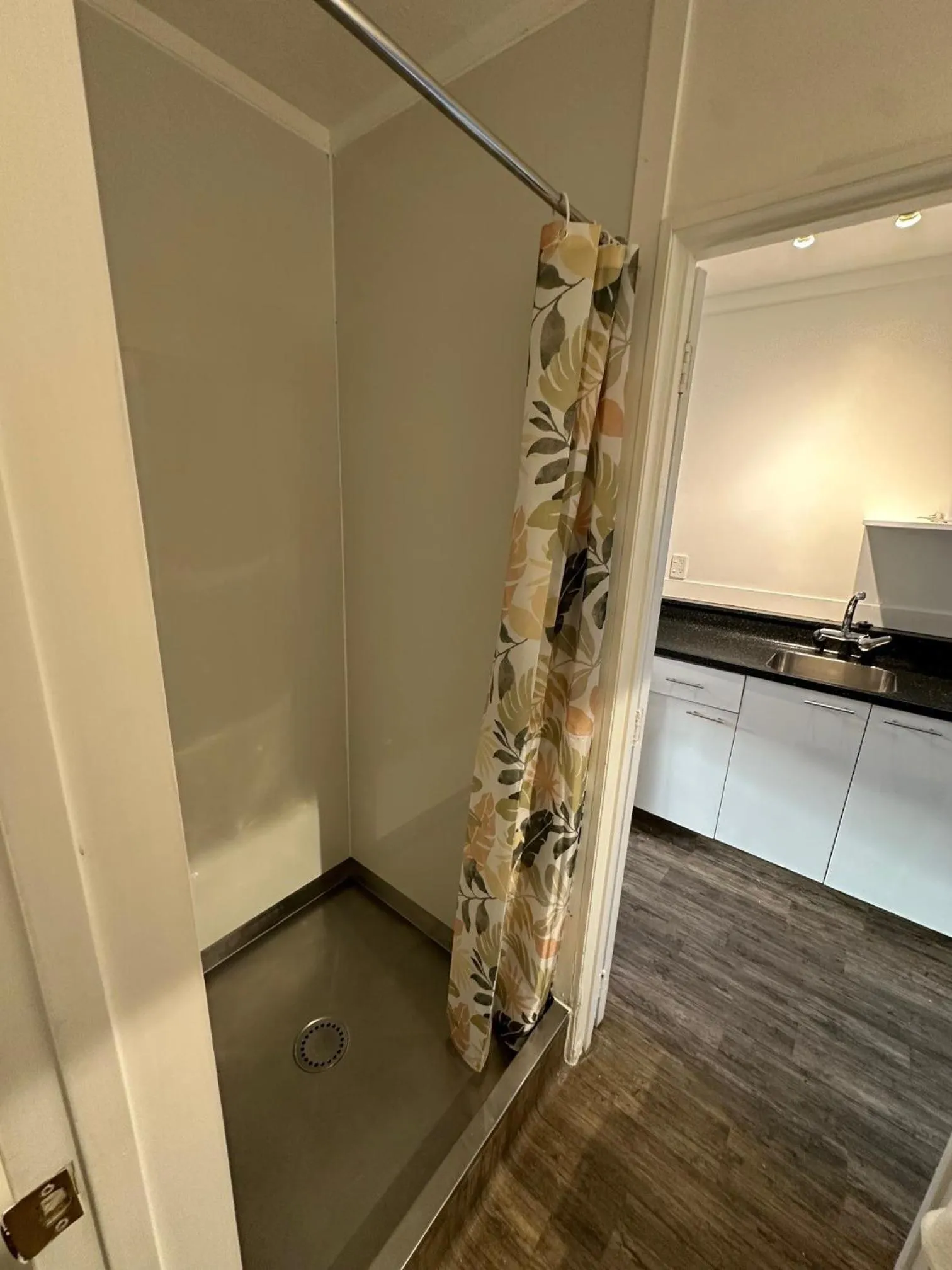 Shower in Chelmswood Motel Taupo